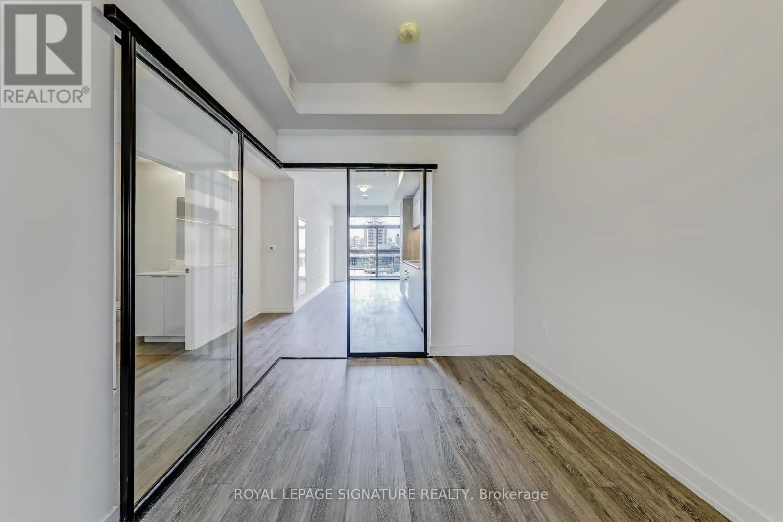 410 - 181 STERLING ROAD