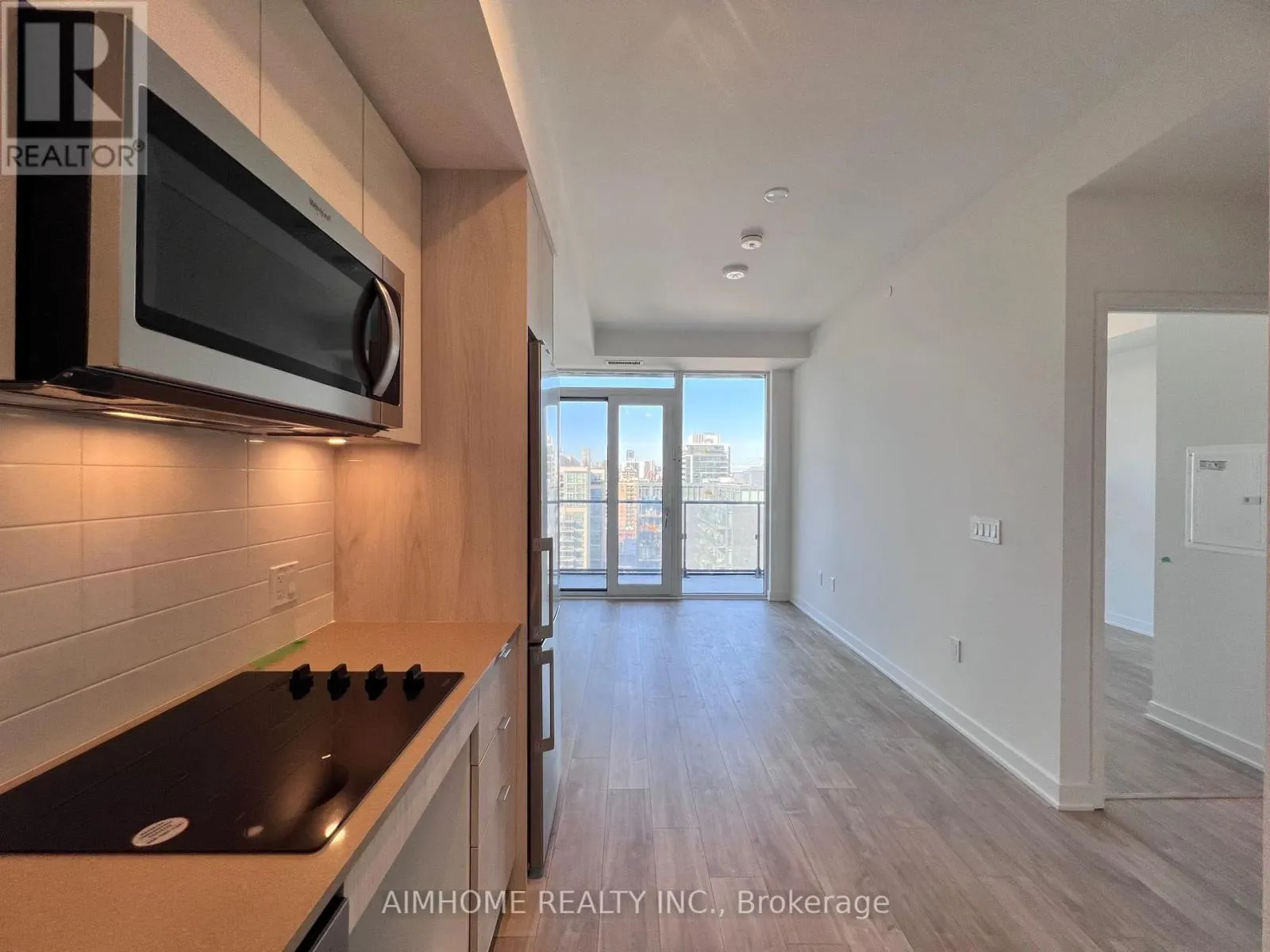 1576 - 135 LOWER SHERBOURNE STREET