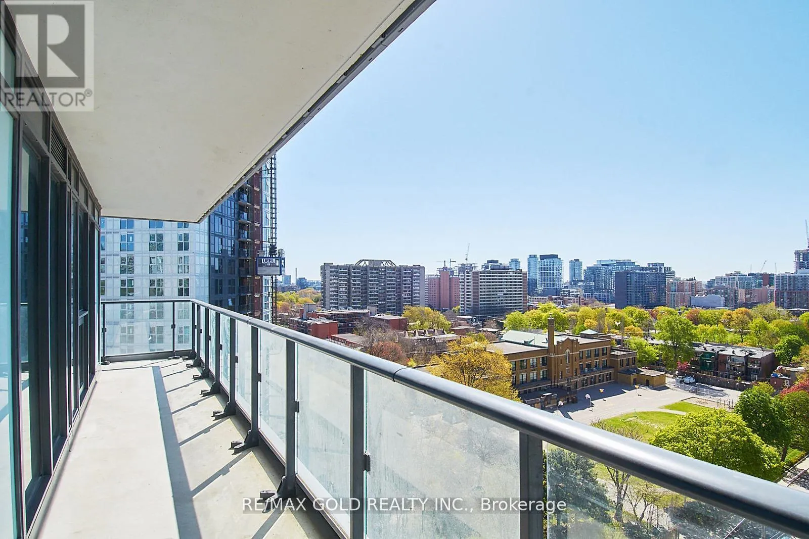 1116 - 251 JARVIS STREET