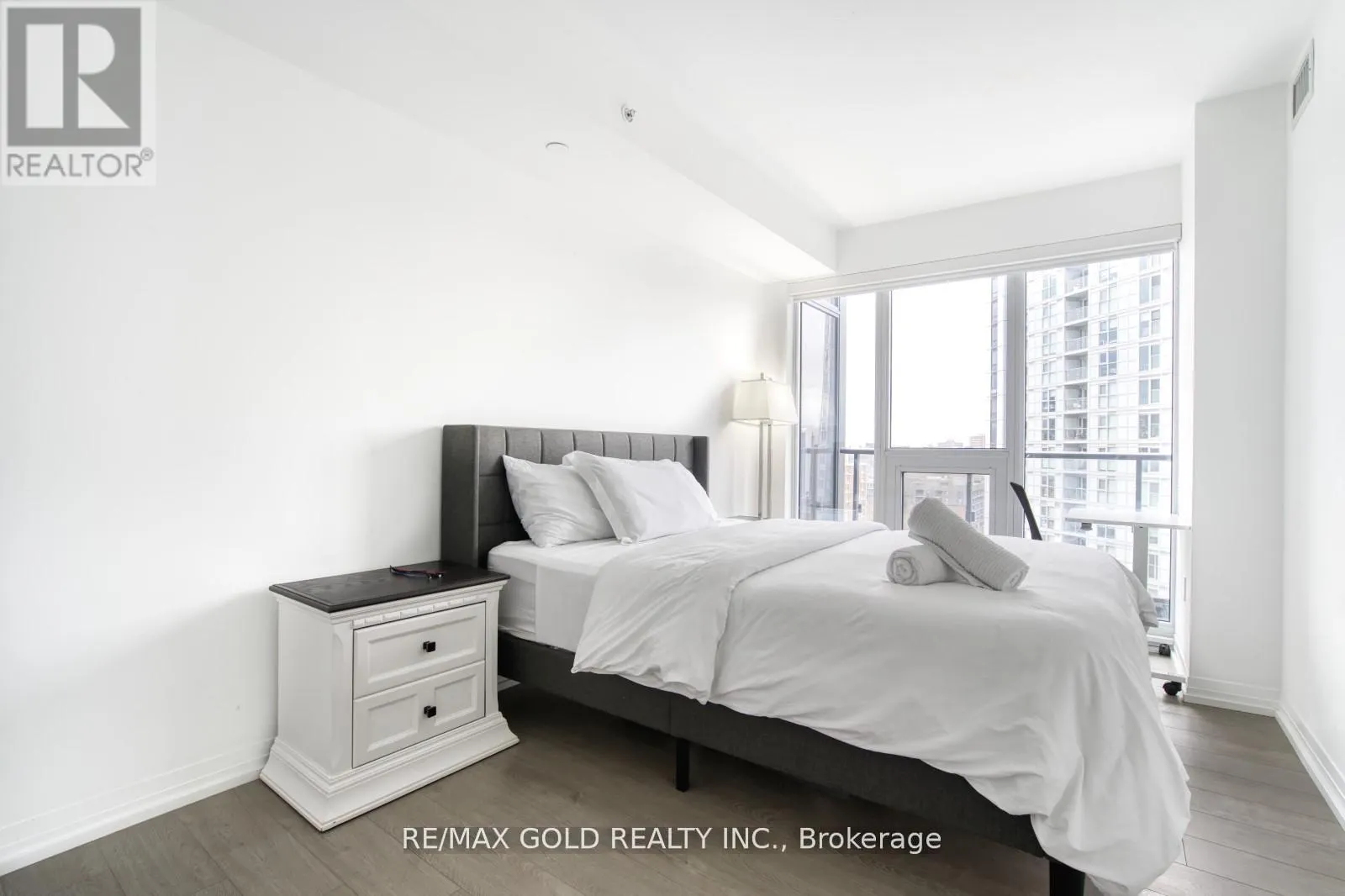 1116 - 251 JARVIS STREET