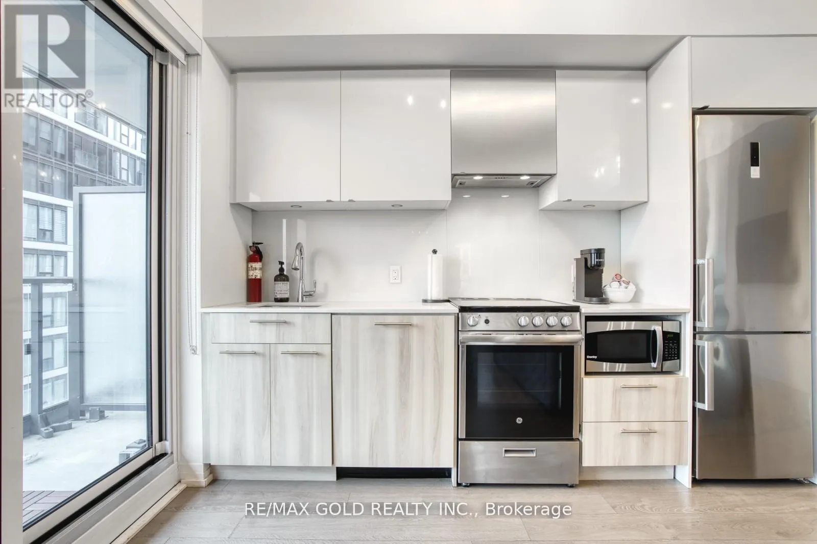1116 - 251 JARVIS STREET