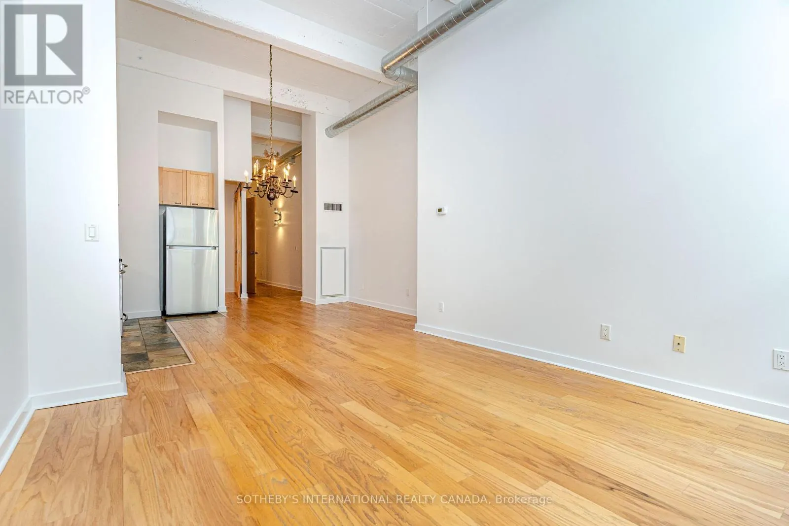 209 - 135 DALHOUSIE STREET