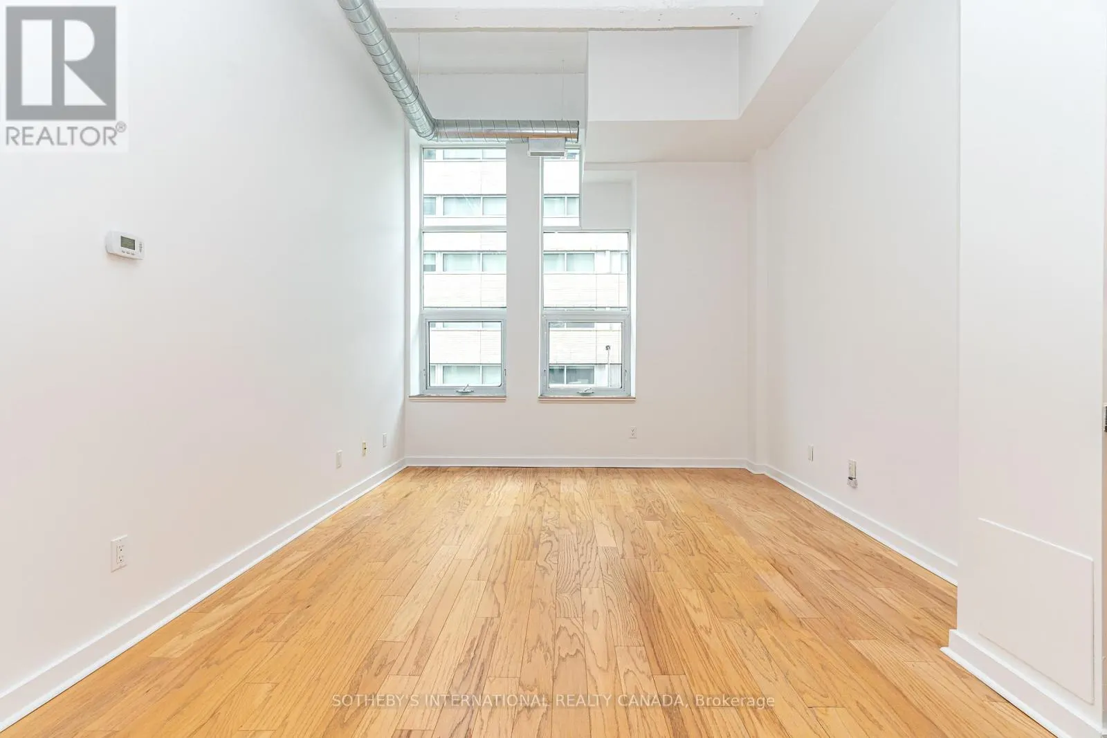 209 - 135 DALHOUSIE STREET