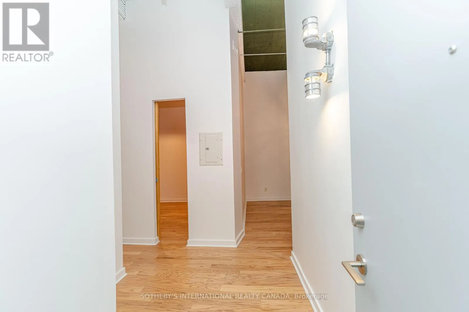 209 - 135 DALHOUSIE STREET