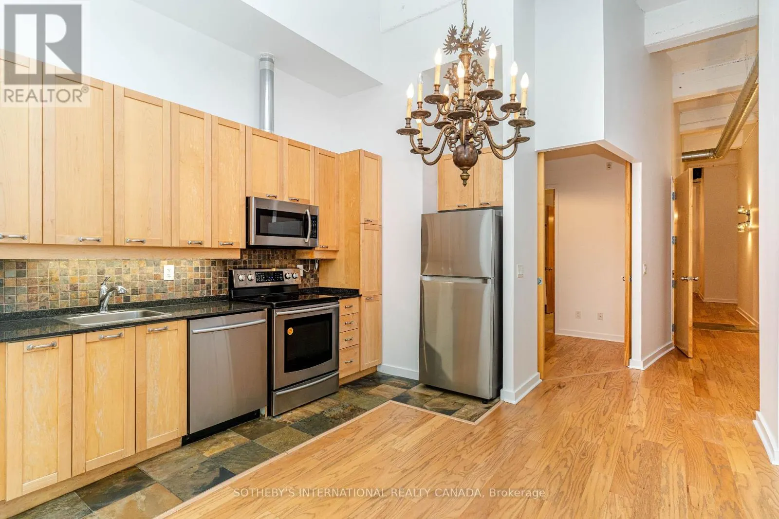209 - 135 DALHOUSIE STREET