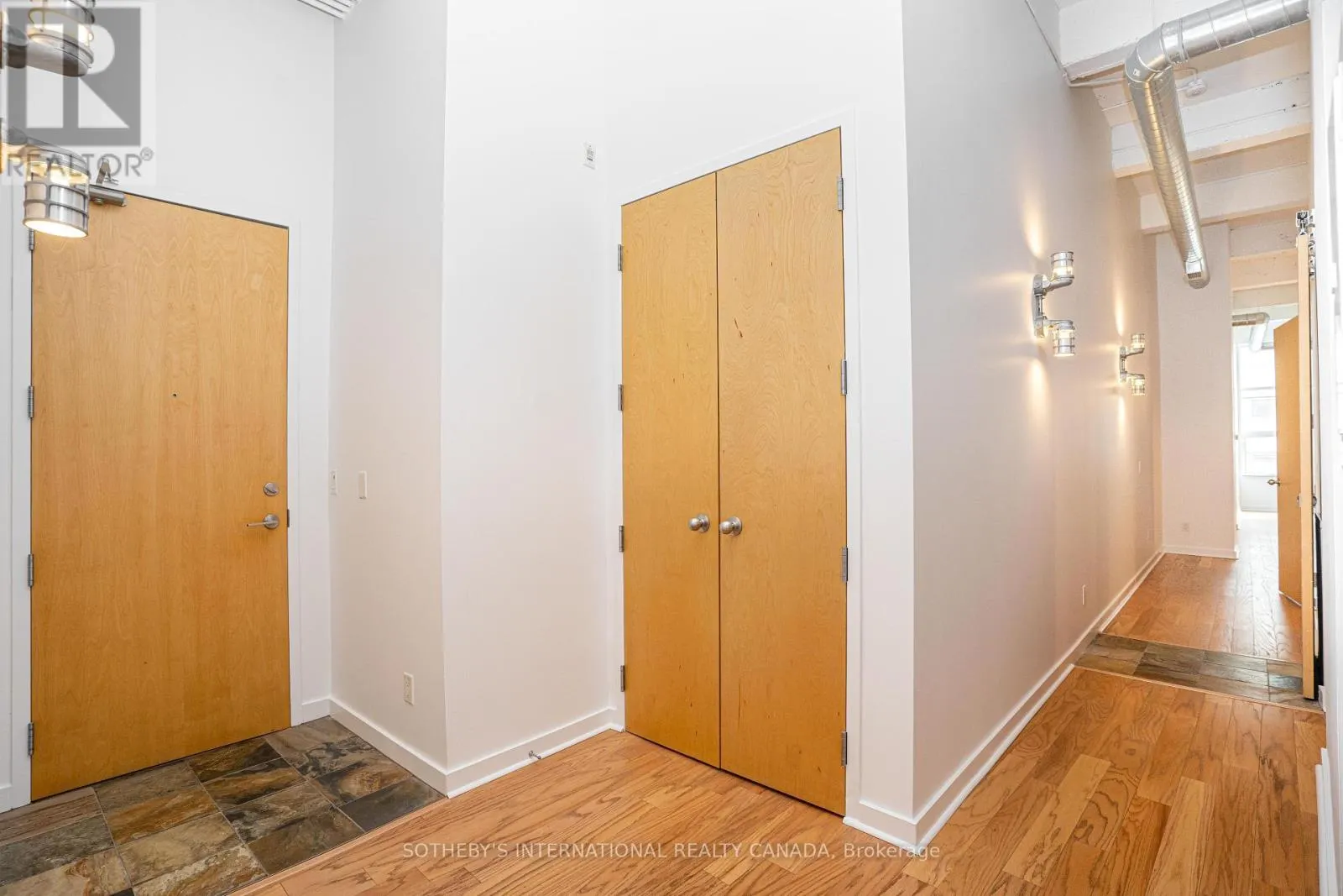 209 - 135 DALHOUSIE STREET