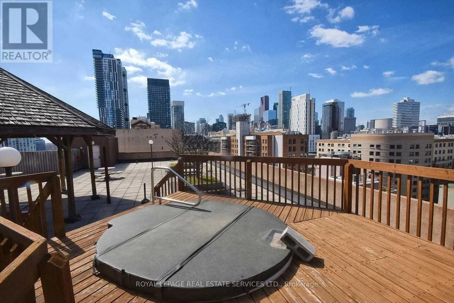 310 - 117 GERRARD STREET E