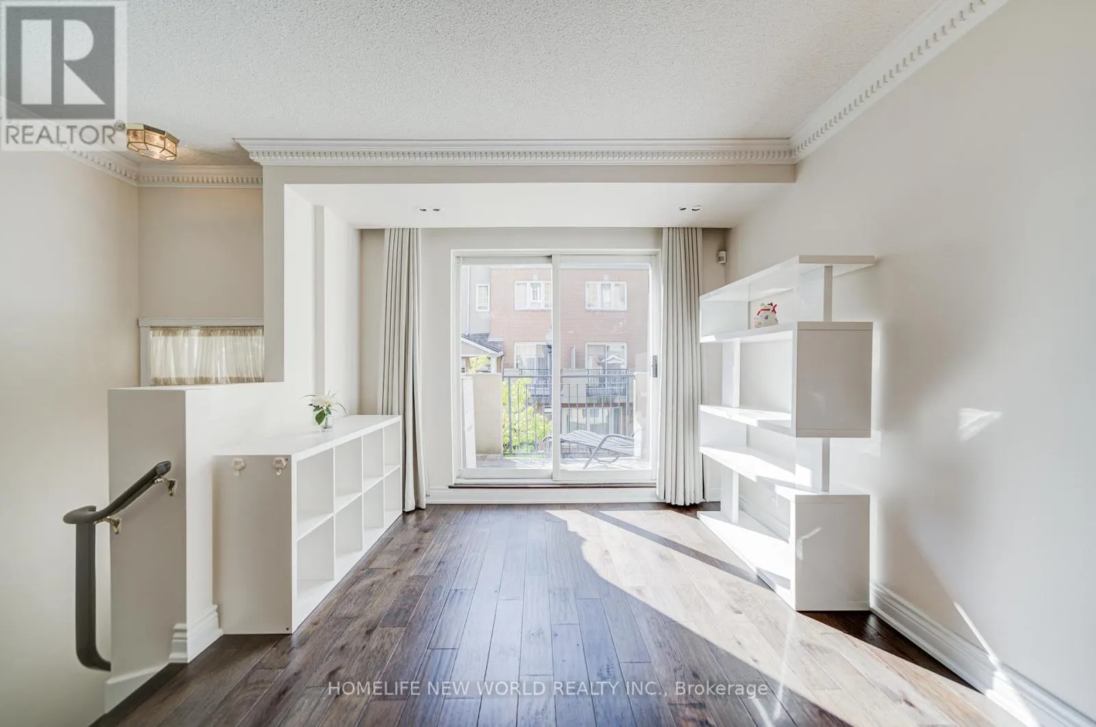 1313 - 28 SOMMERSET WAY