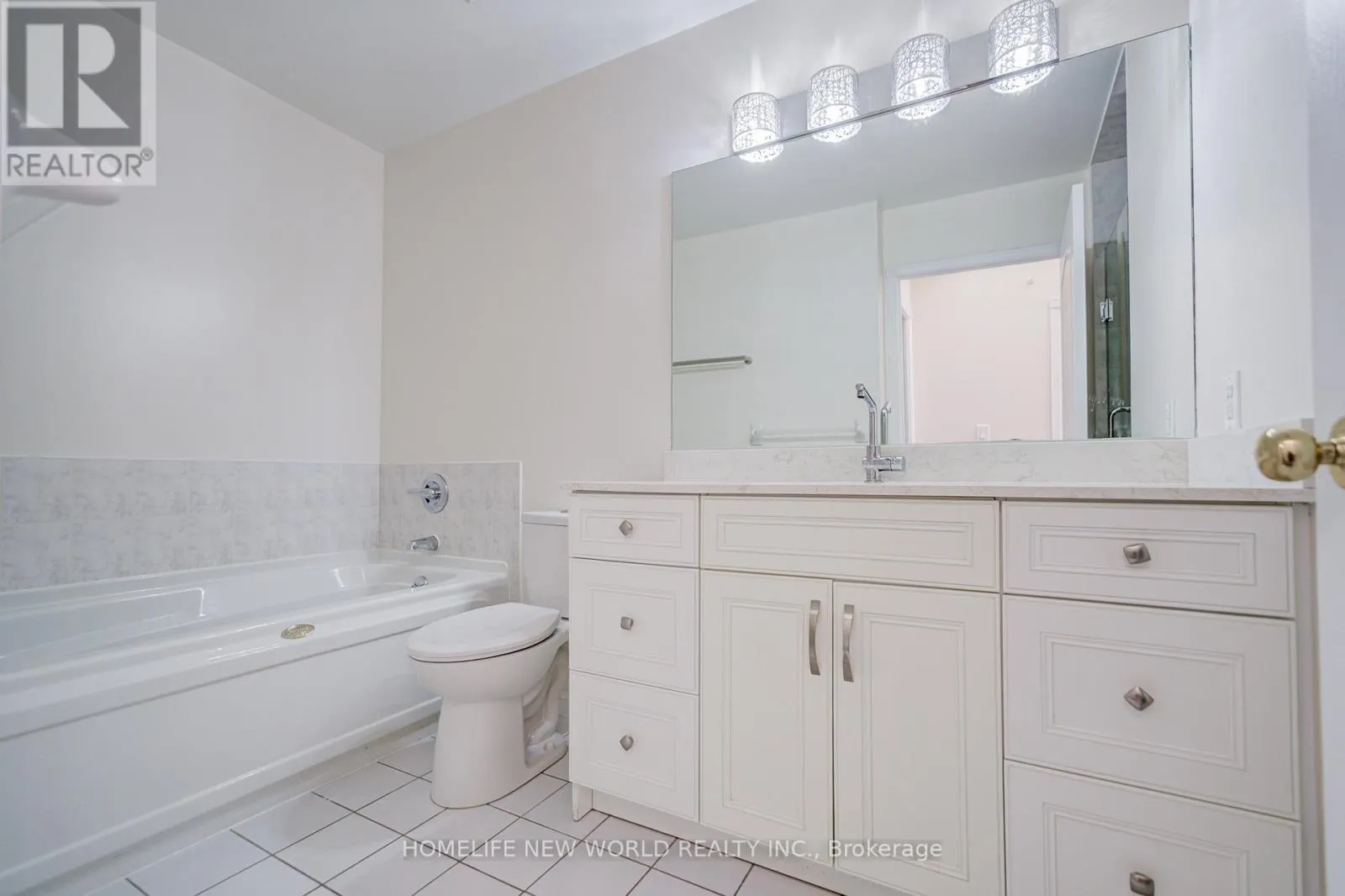 1313 - 28 SOMMERSET WAY