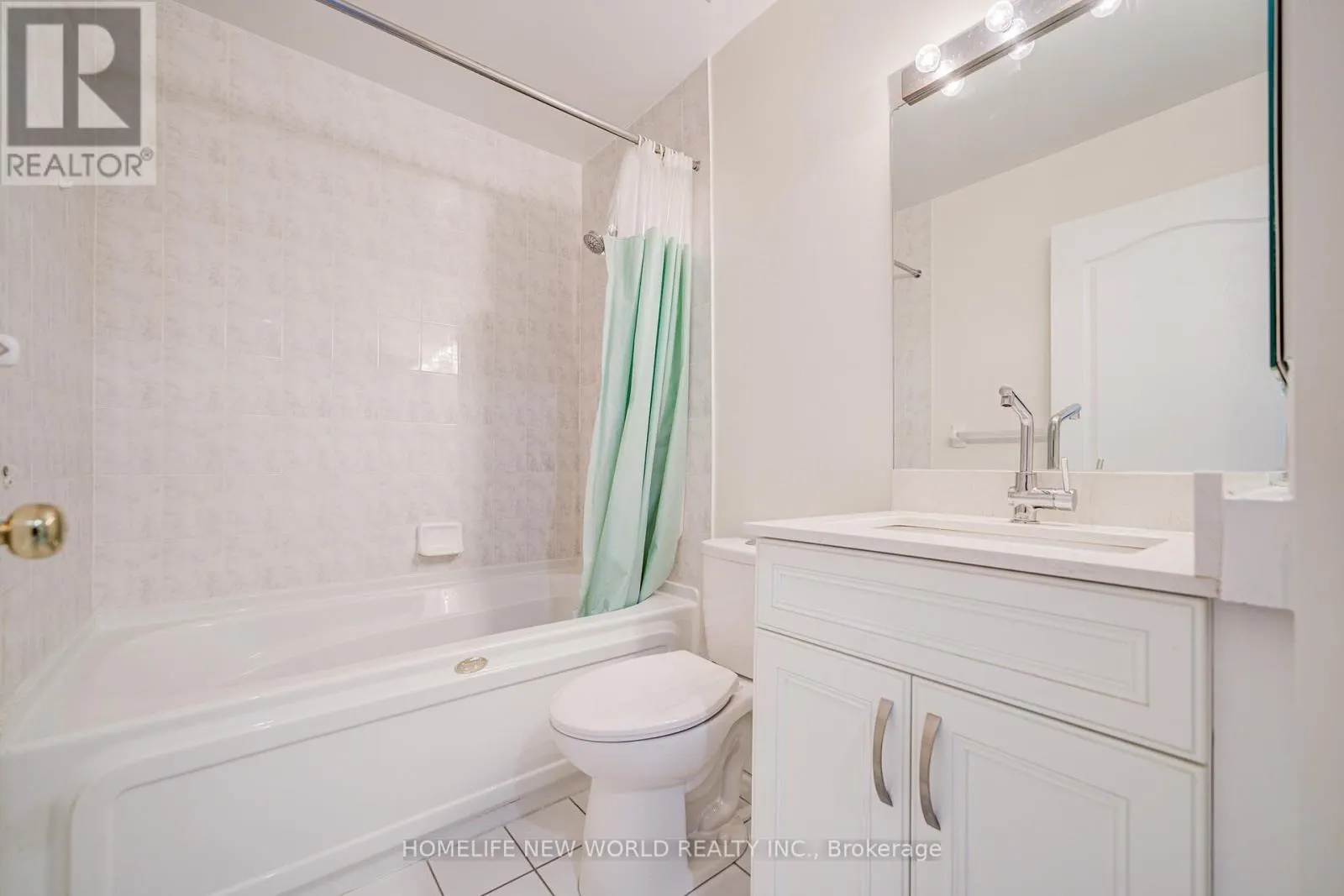 1313 - 28 SOMMERSET WAY