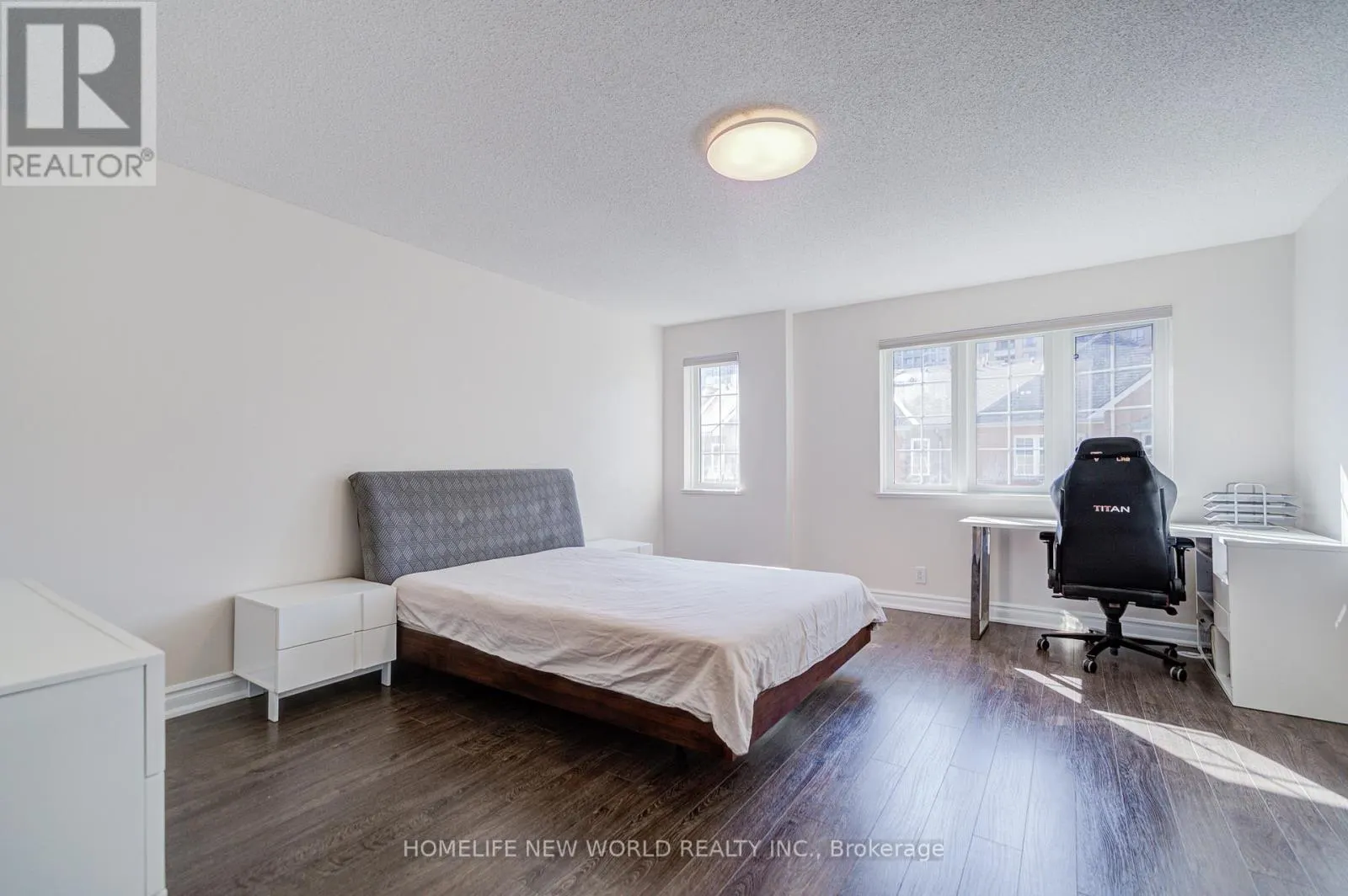1313 - 28 SOMMERSET WAY