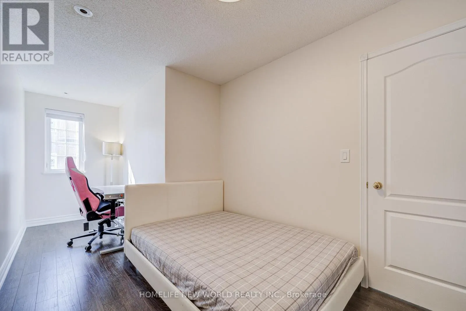 1313 - 28 SOMMERSET WAY