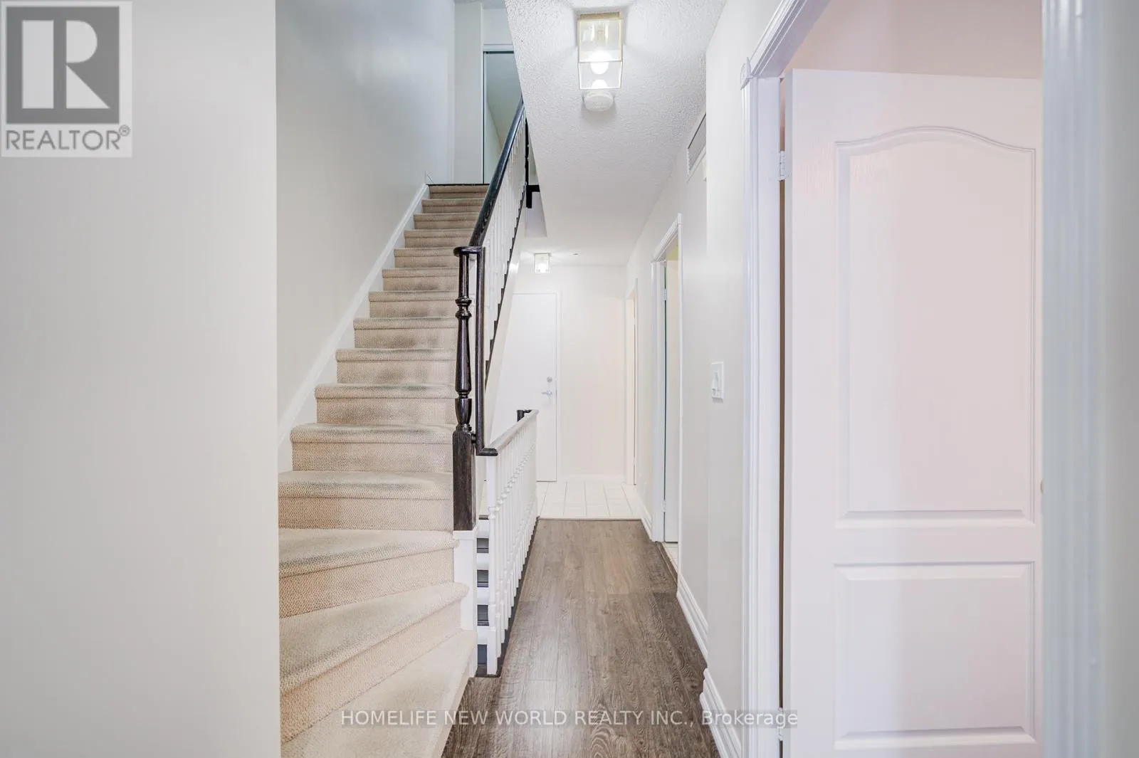 1313 - 28 SOMMERSET WAY
