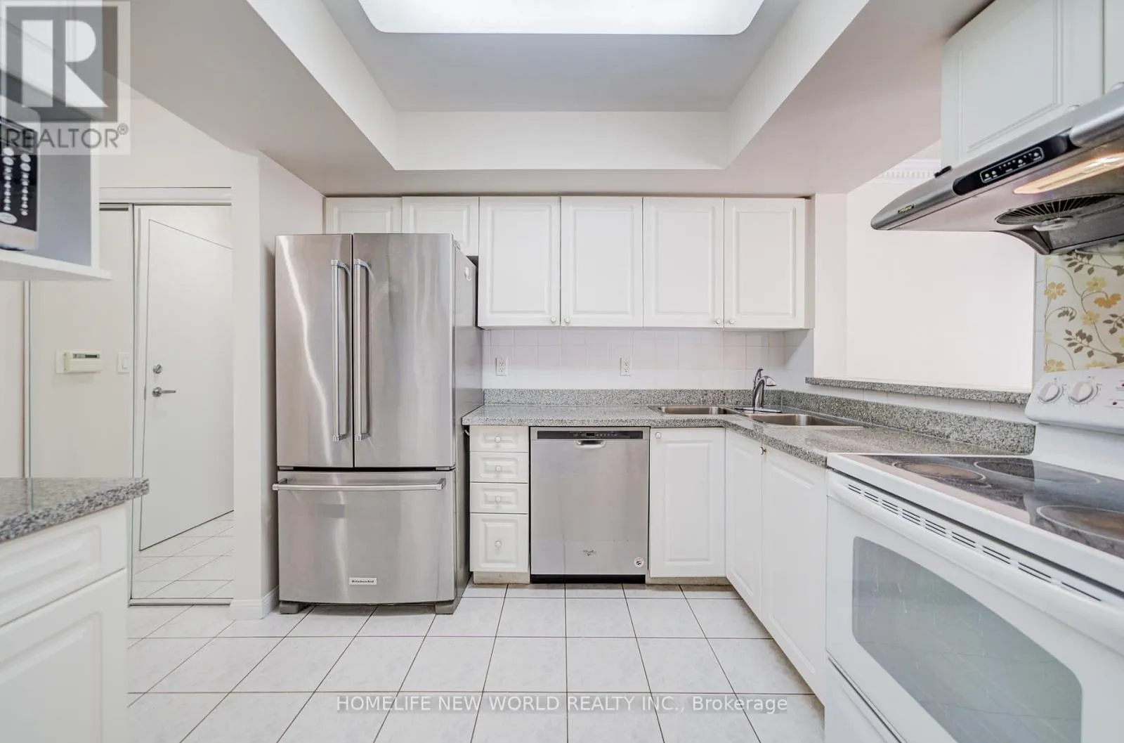 1313 - 28 SOMMERSET WAY
