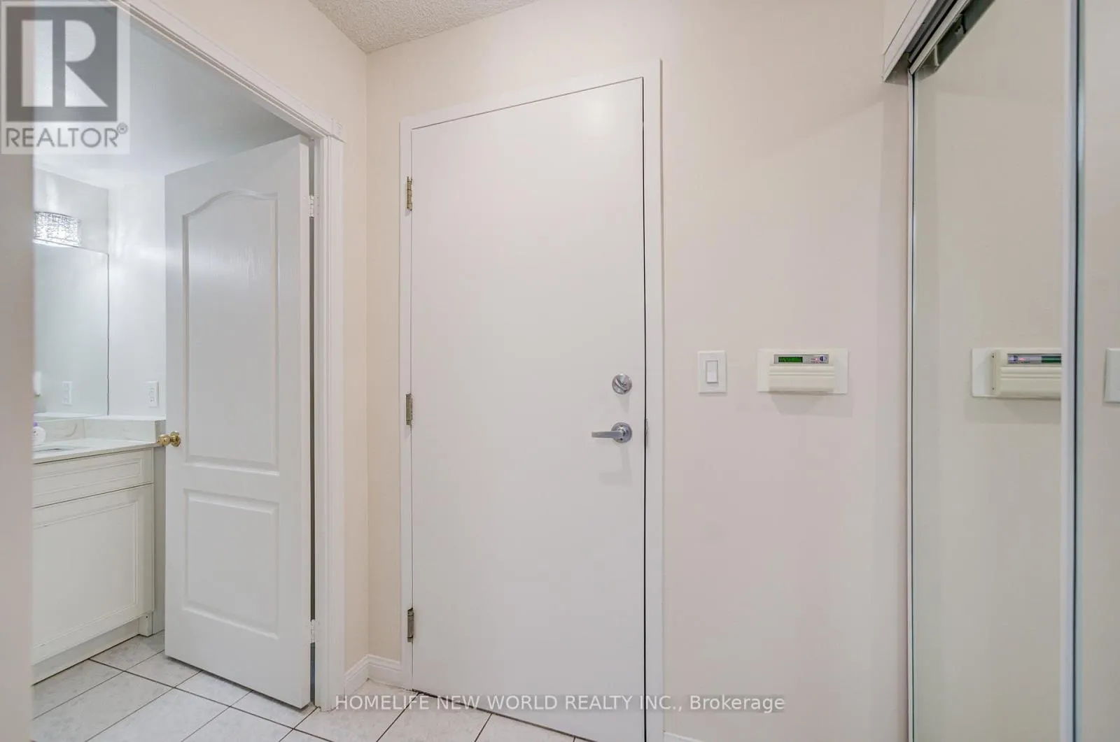 1313 - 28 SOMMERSET WAY