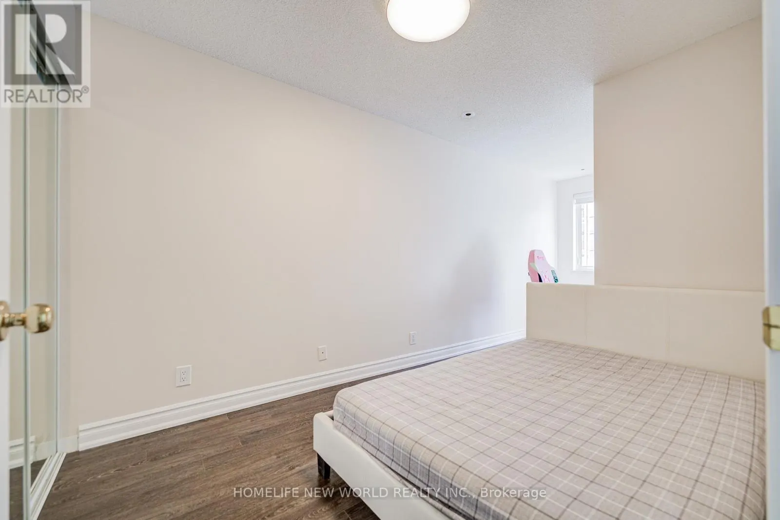 1313 - 28 SOMMERSET WAY