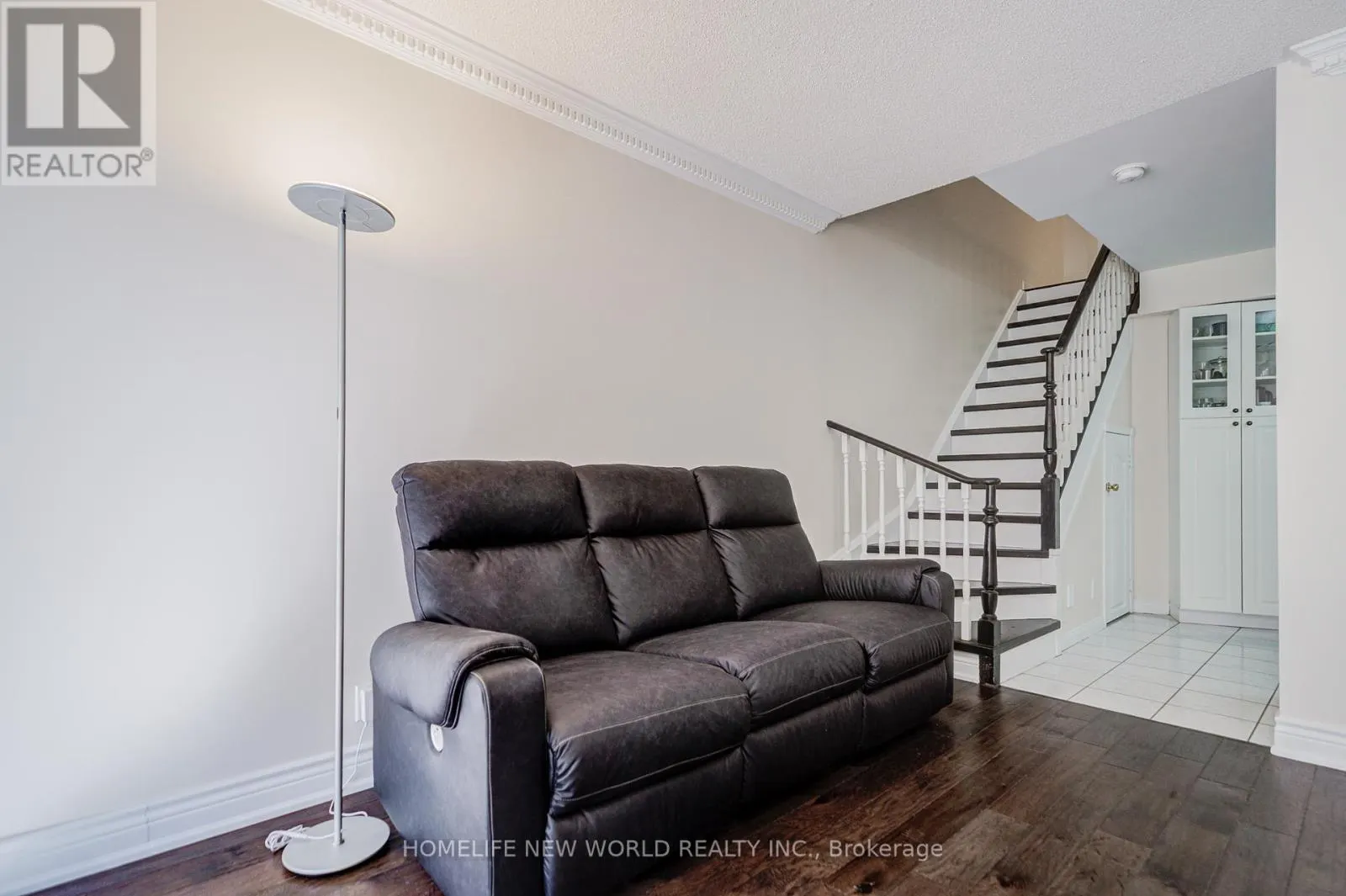 1313 - 28 SOMMERSET WAY