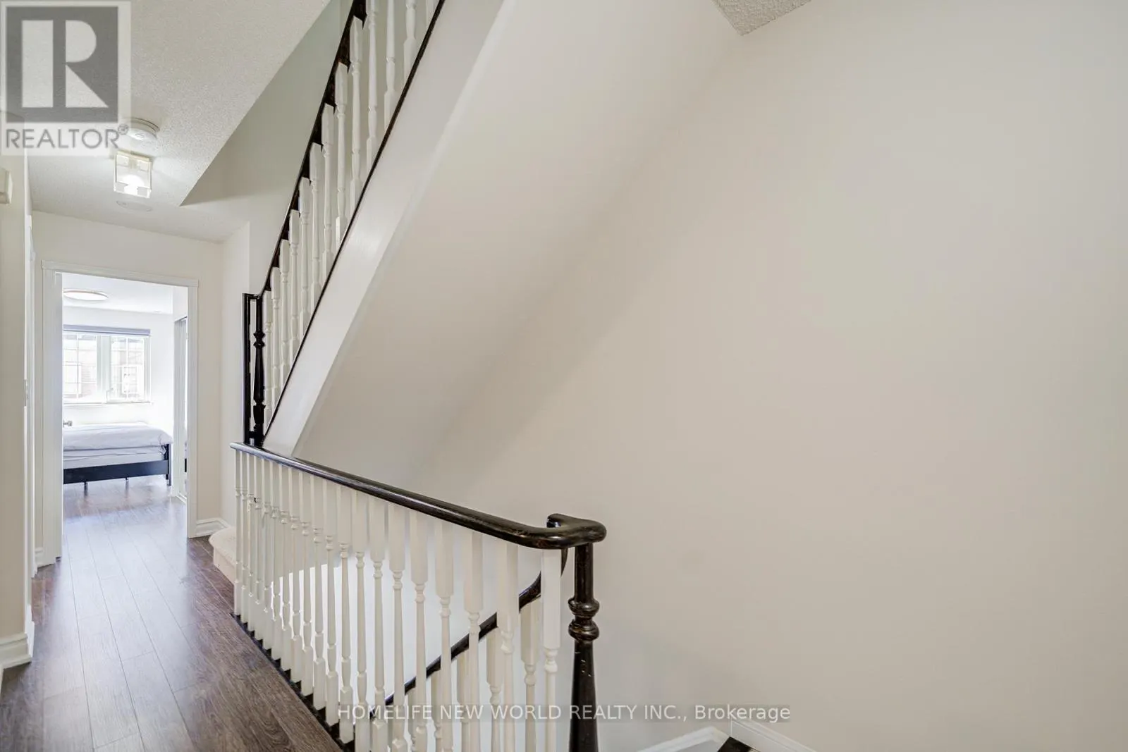 1313 - 28 SOMMERSET WAY
