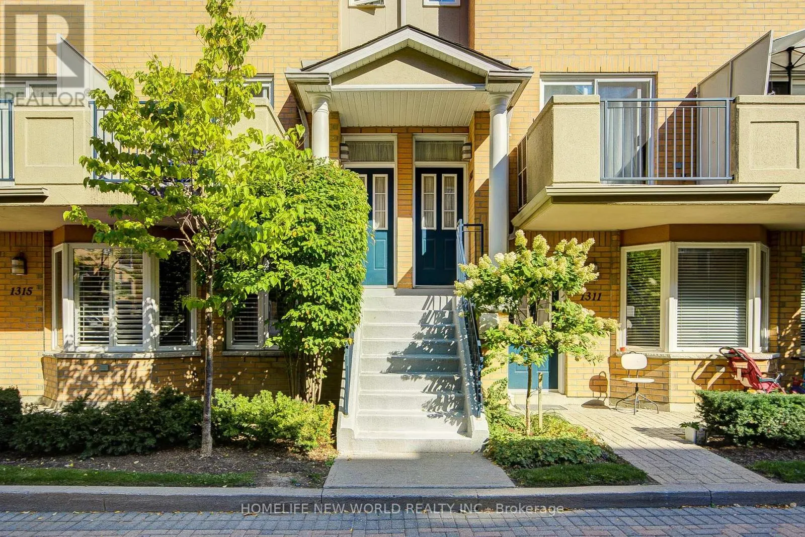 1313 - 28 SOMMERSET WAY