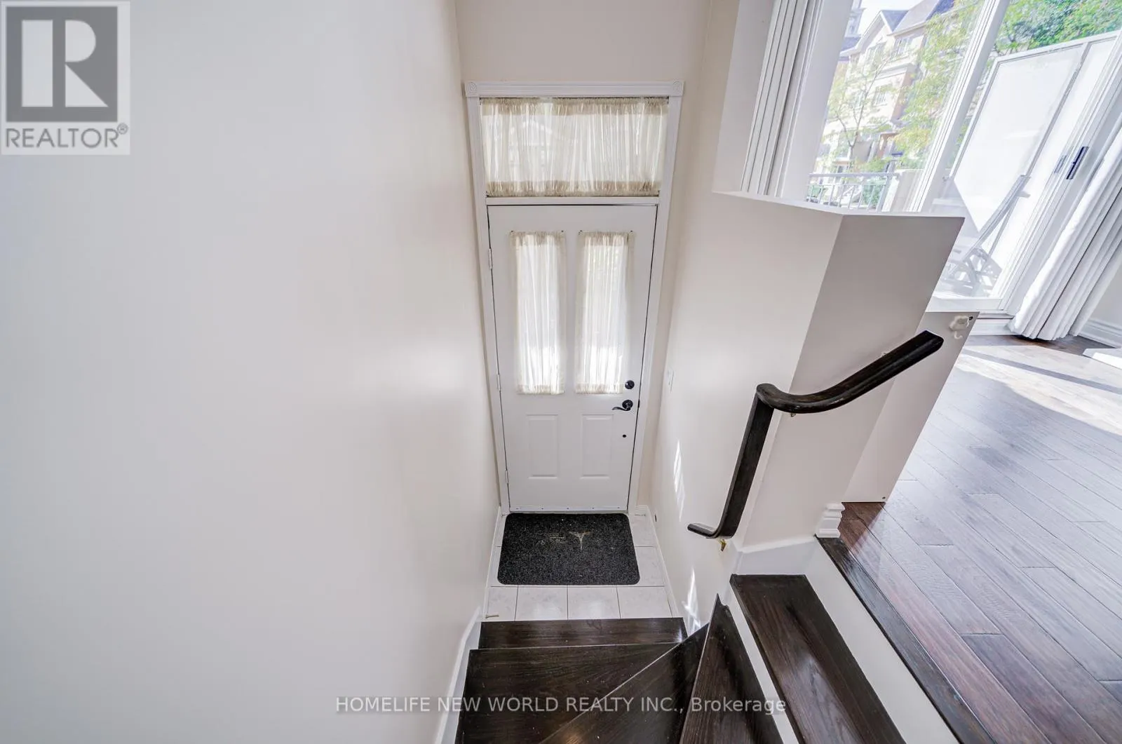 1313 - 28 SOMMERSET WAY