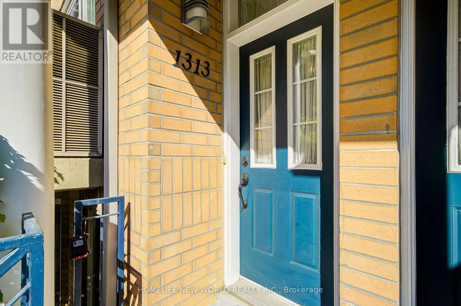 1313 - 28 SOMMERSET WAY