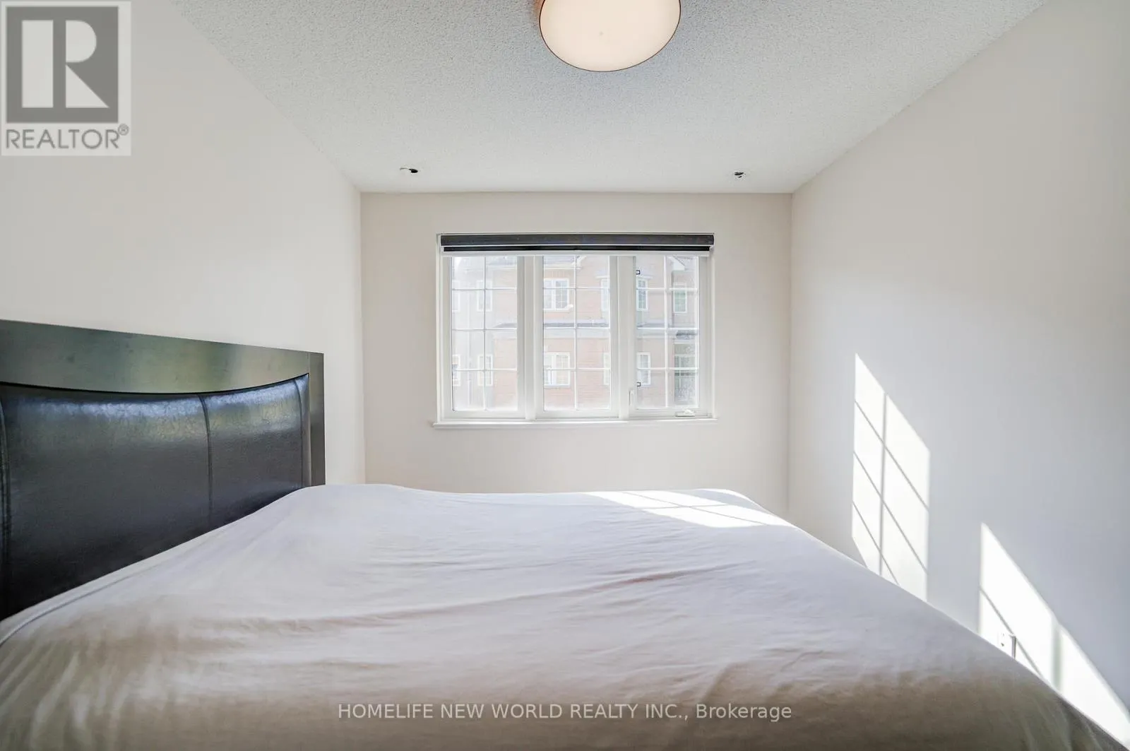 1313 - 28 SOMMERSET WAY