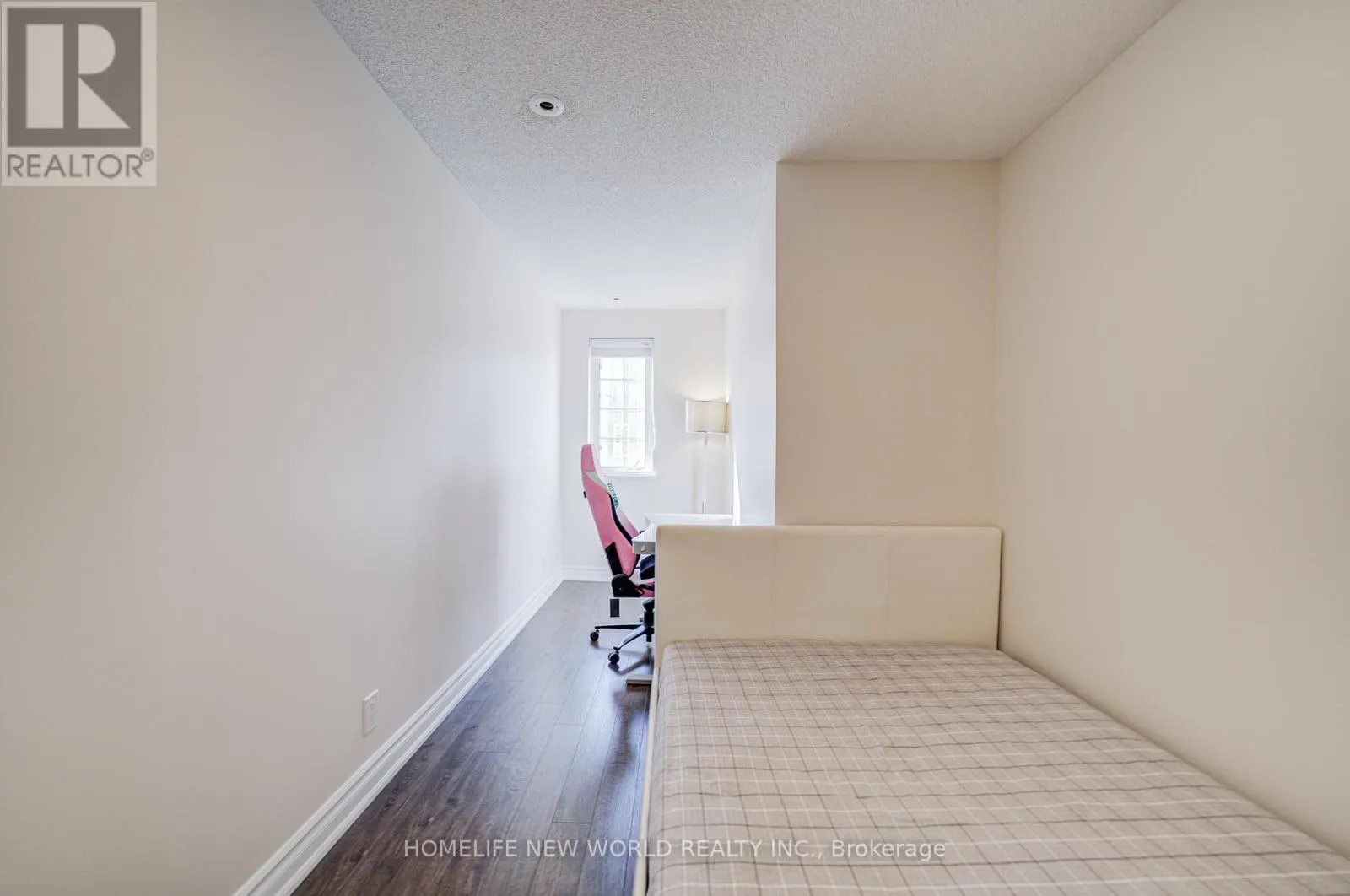 1313 - 28 SOMMERSET WAY