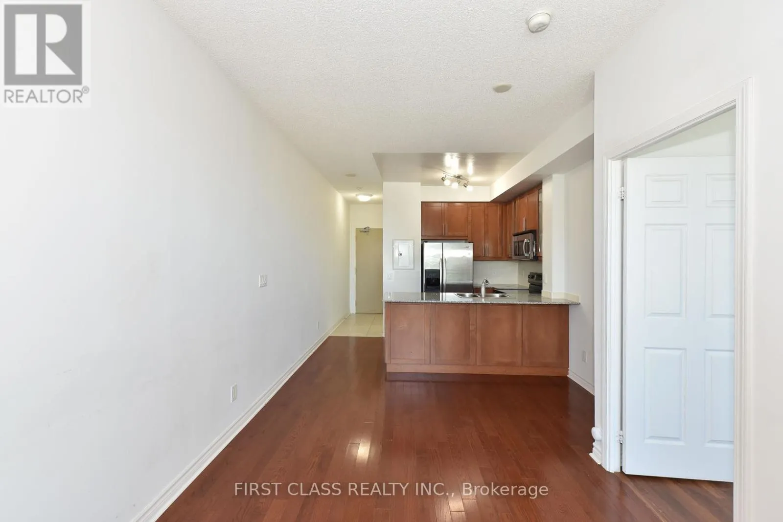1806 - 18 HOLMES AVENUE