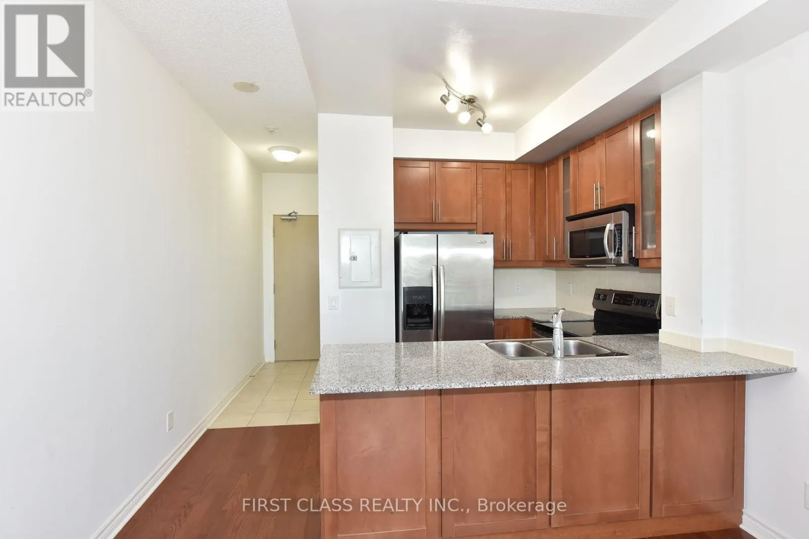 1806 - 18 HOLMES AVENUE