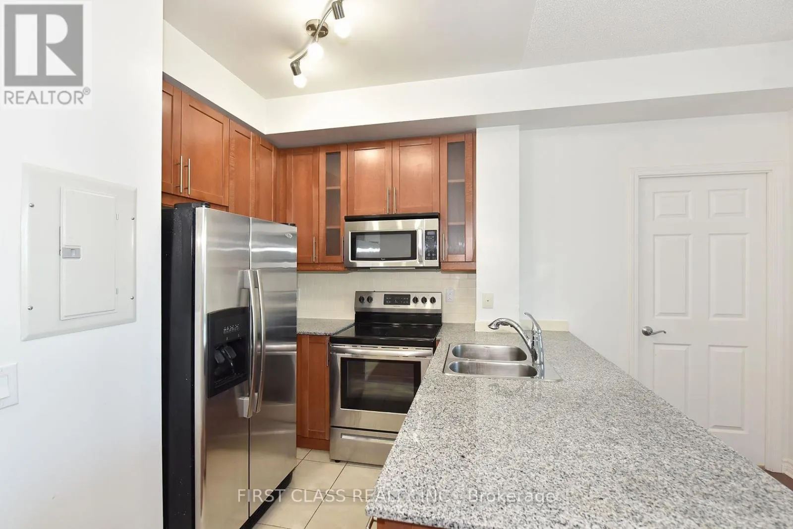 1806 - 18 HOLMES AVENUE