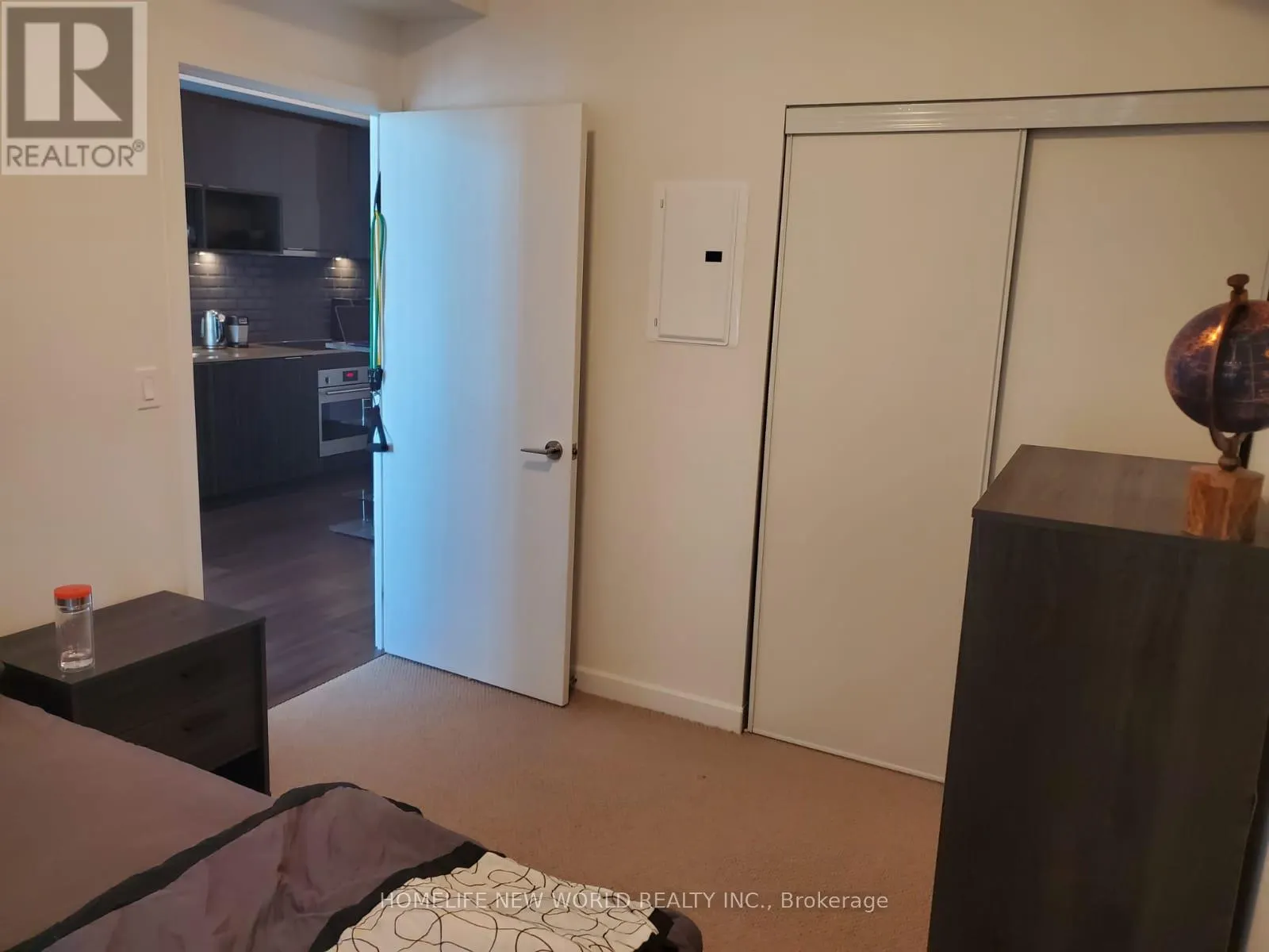 1206 - 52 FOREST MANOR DRIVE