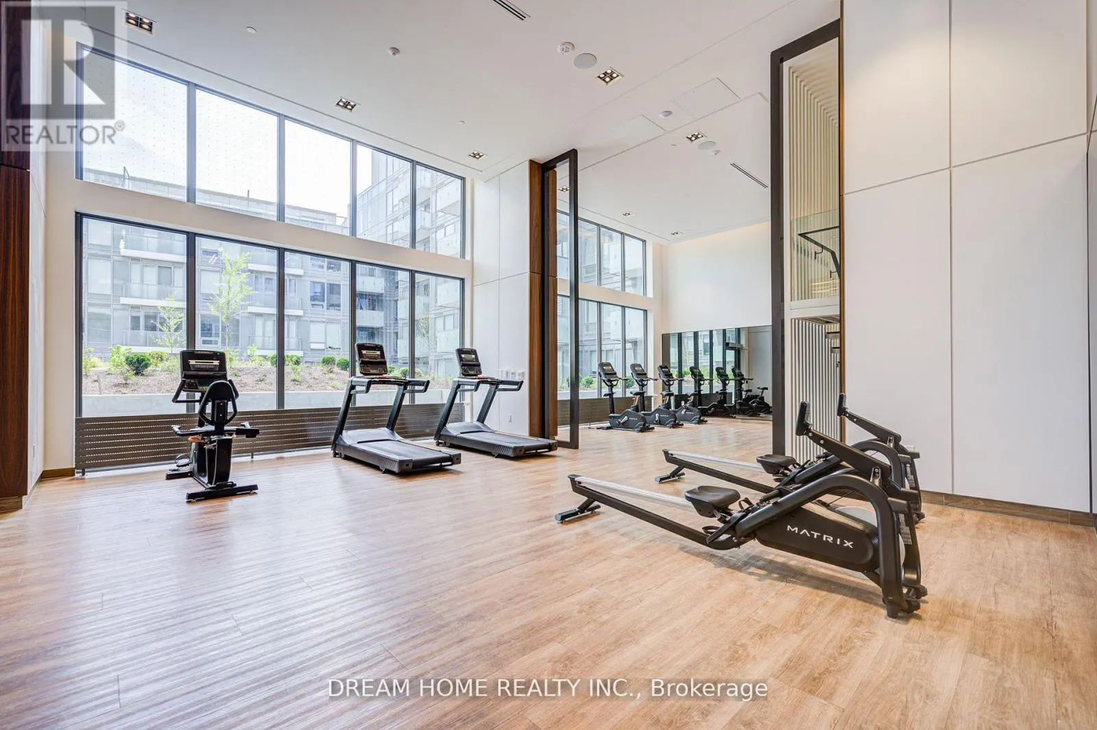 1806 - 7 GOLDEN LION HEIGHTS