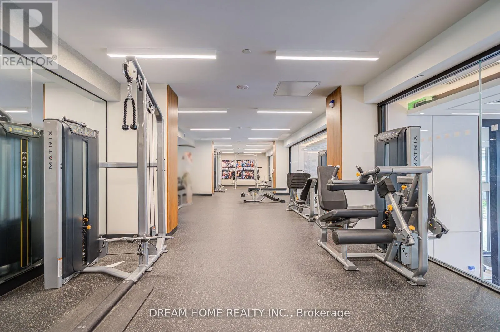1806 - 7 GOLDEN LION HEIGHTS