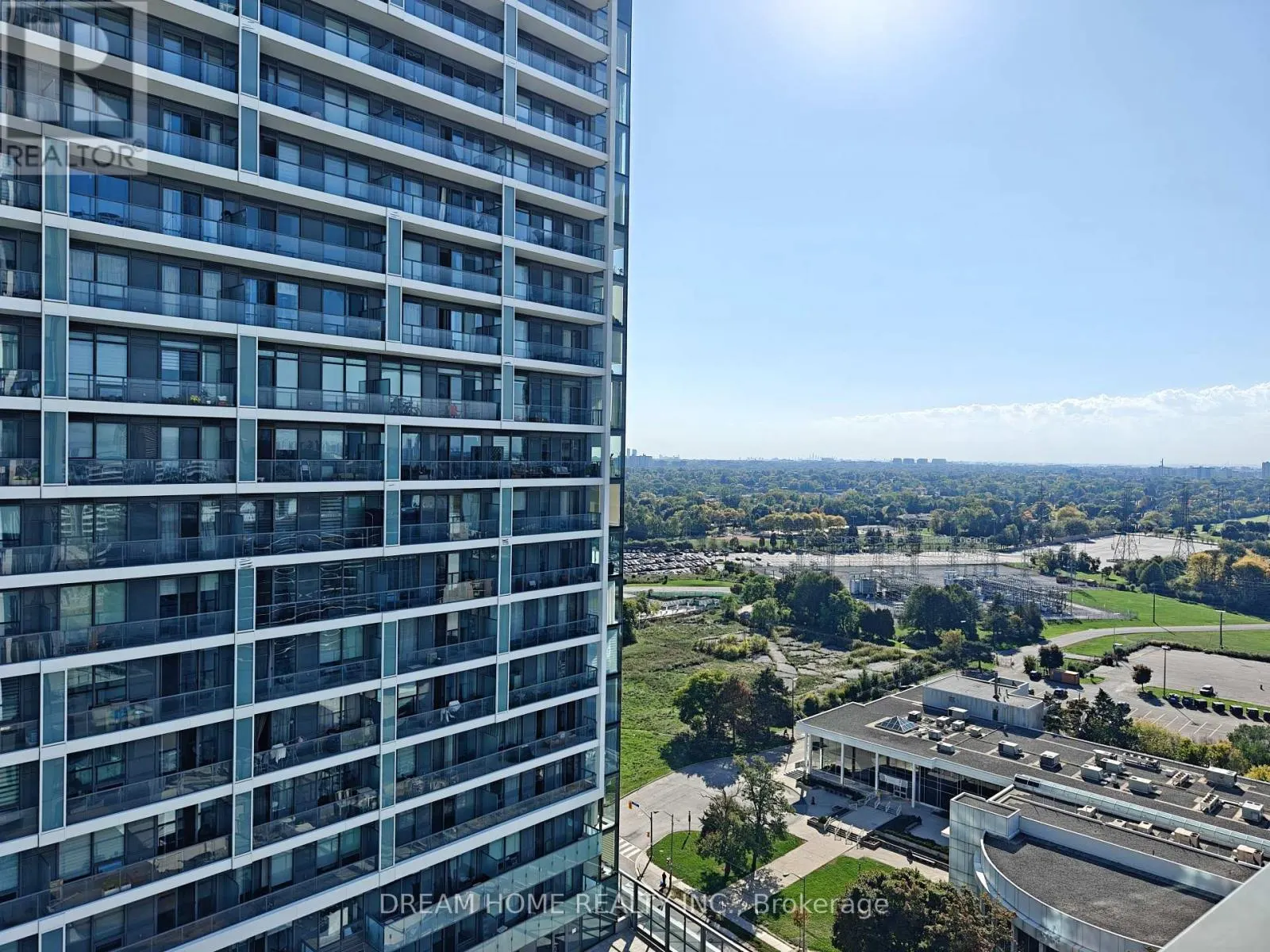1806 - 7 GOLDEN LION HEIGHTS