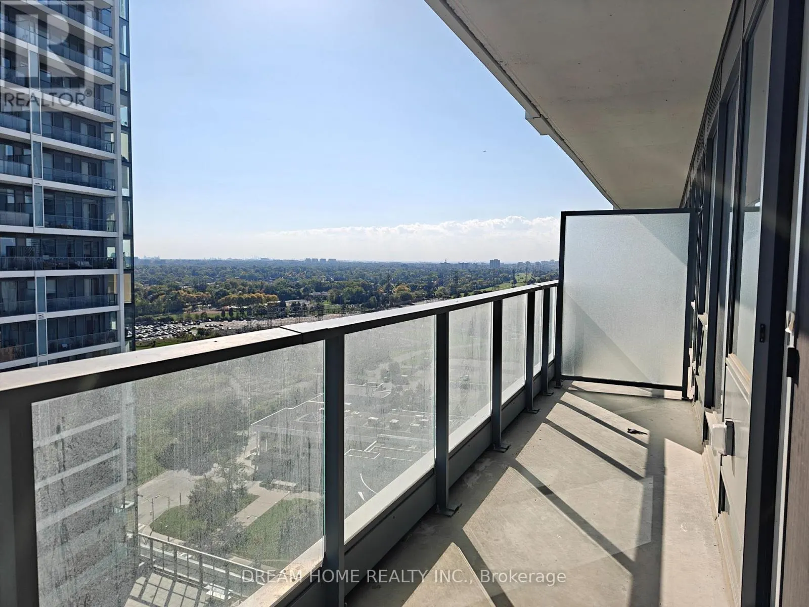 1806 - 7 GOLDEN LION HEIGHTS