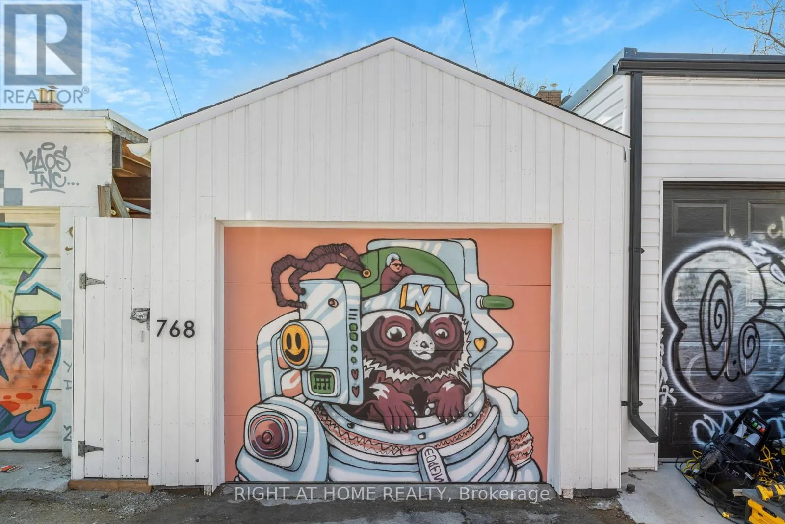 768 RICHMOND STREET W