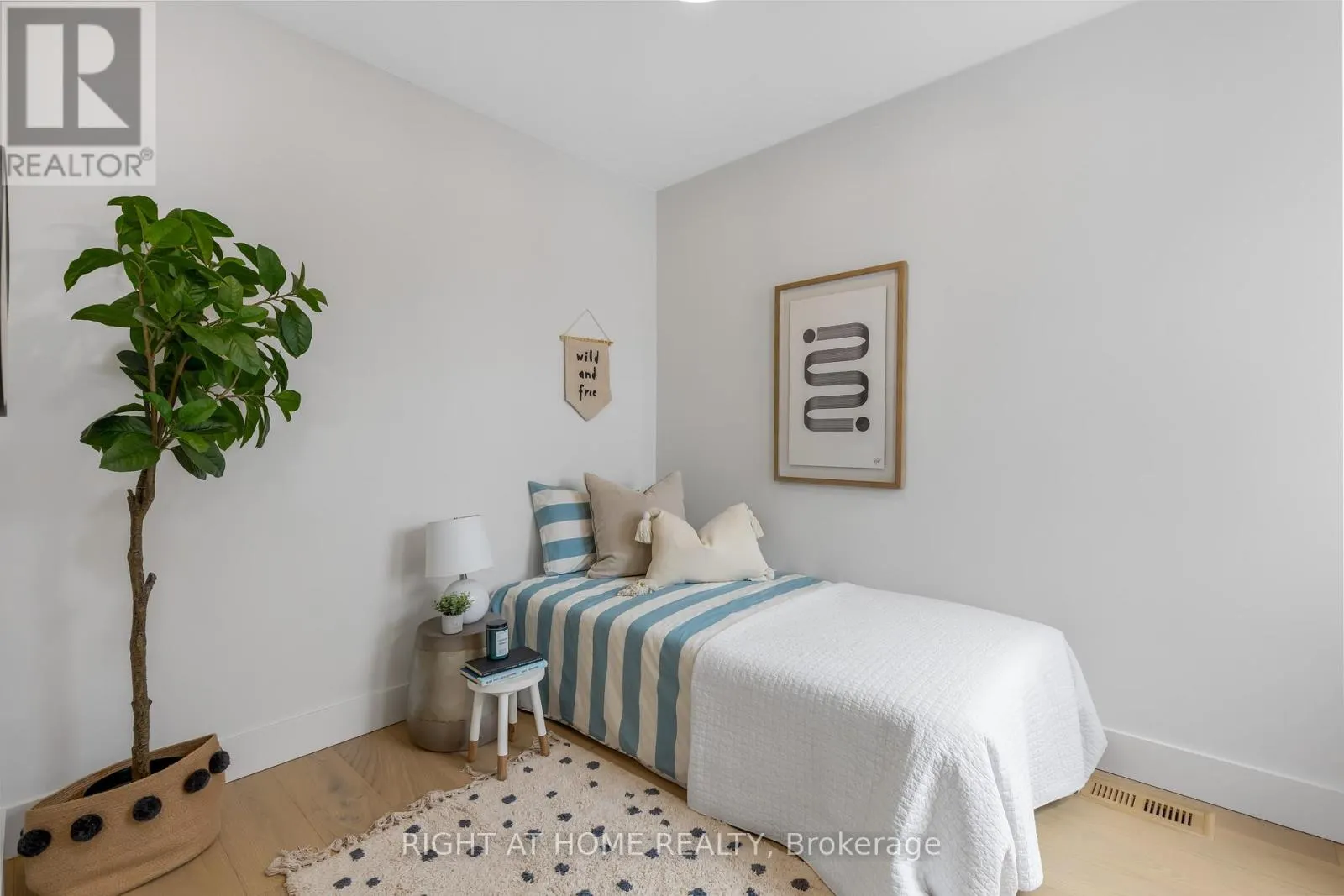 768 RICHMOND STREET W