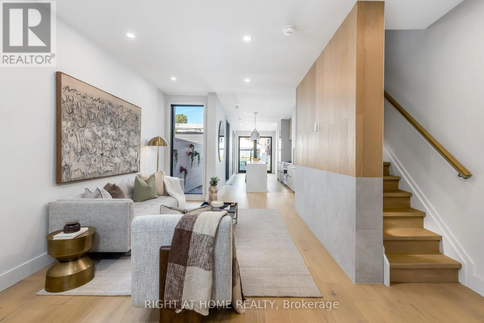 768 RICHMOND STREET W