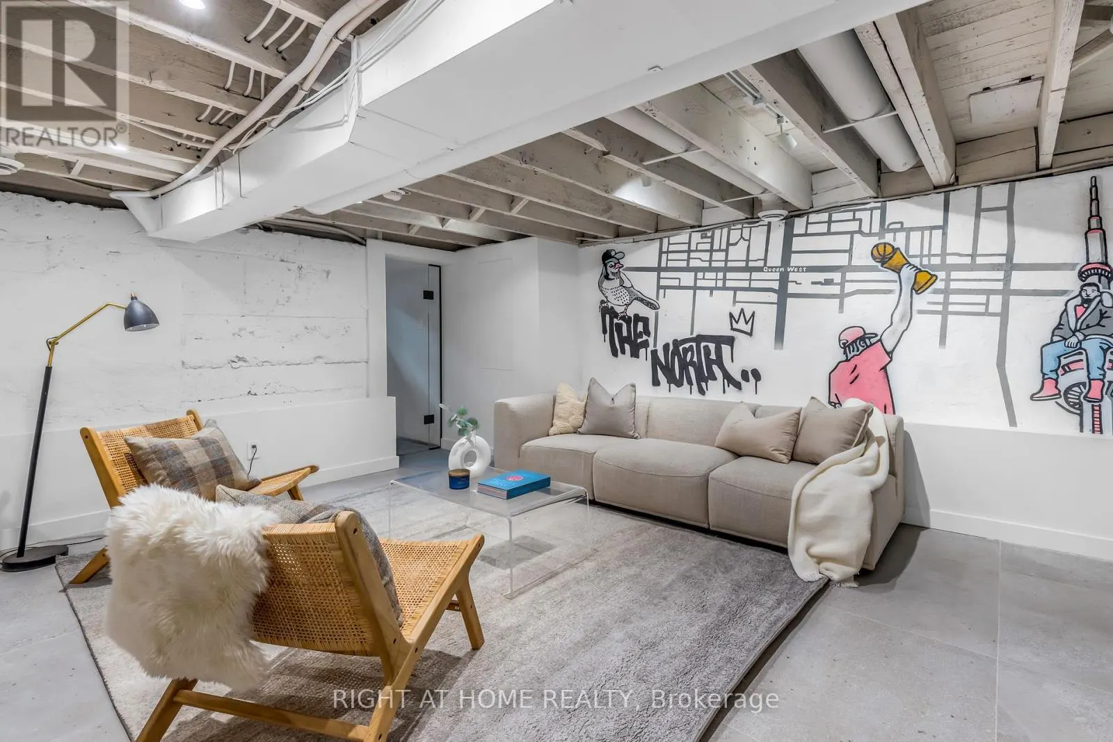 768 RICHMOND STREET W