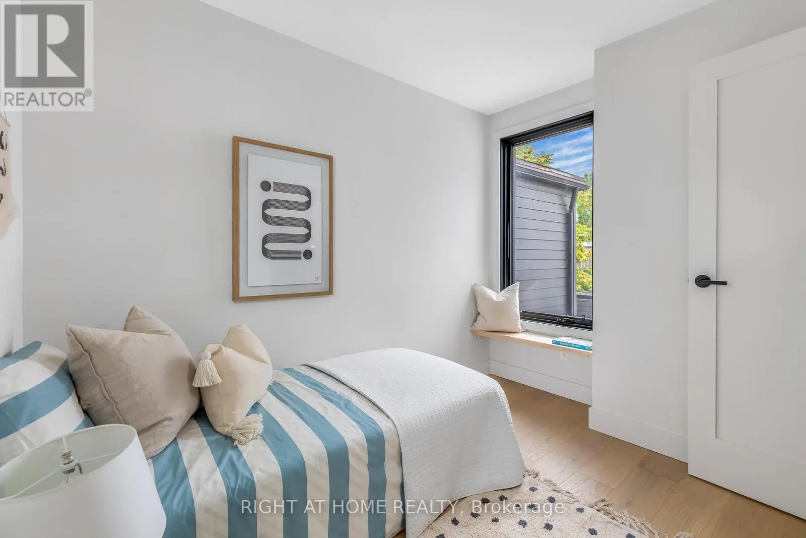 768 RICHMOND STREET W