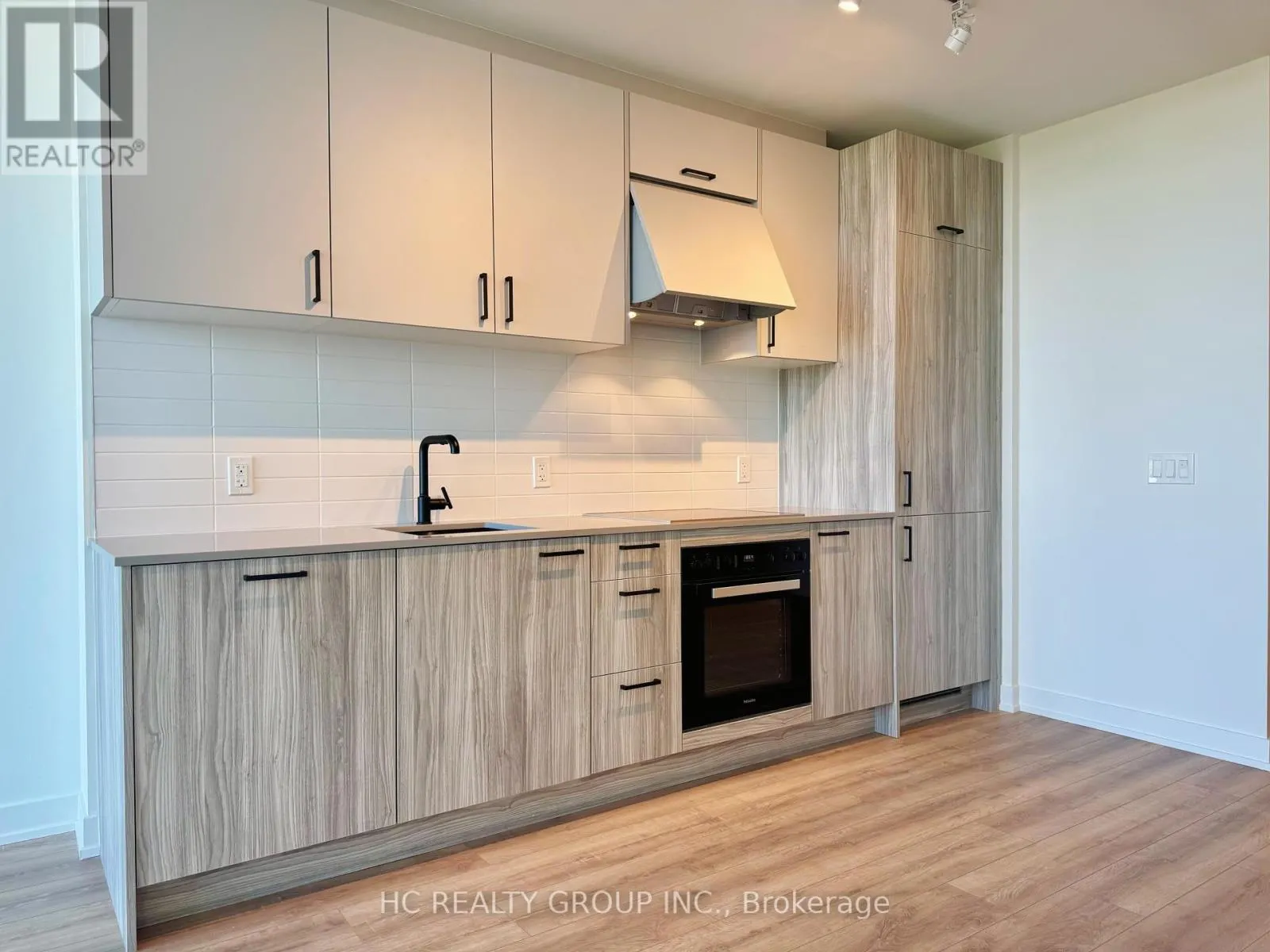 609 - 1 KYLE LOWRY ROAD