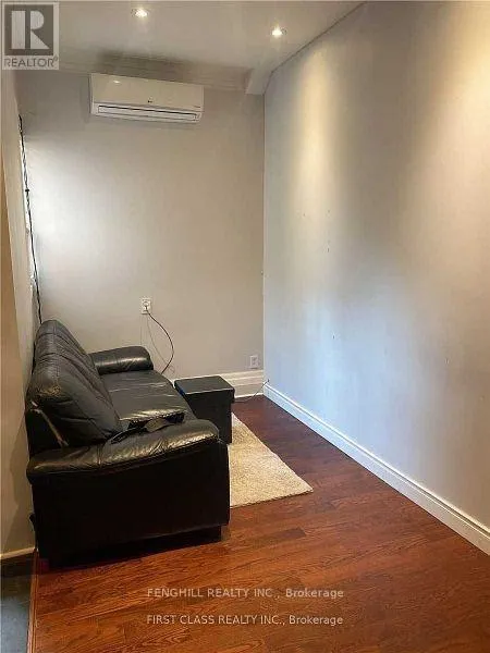 MAIN - 125 MAITLAND STREET