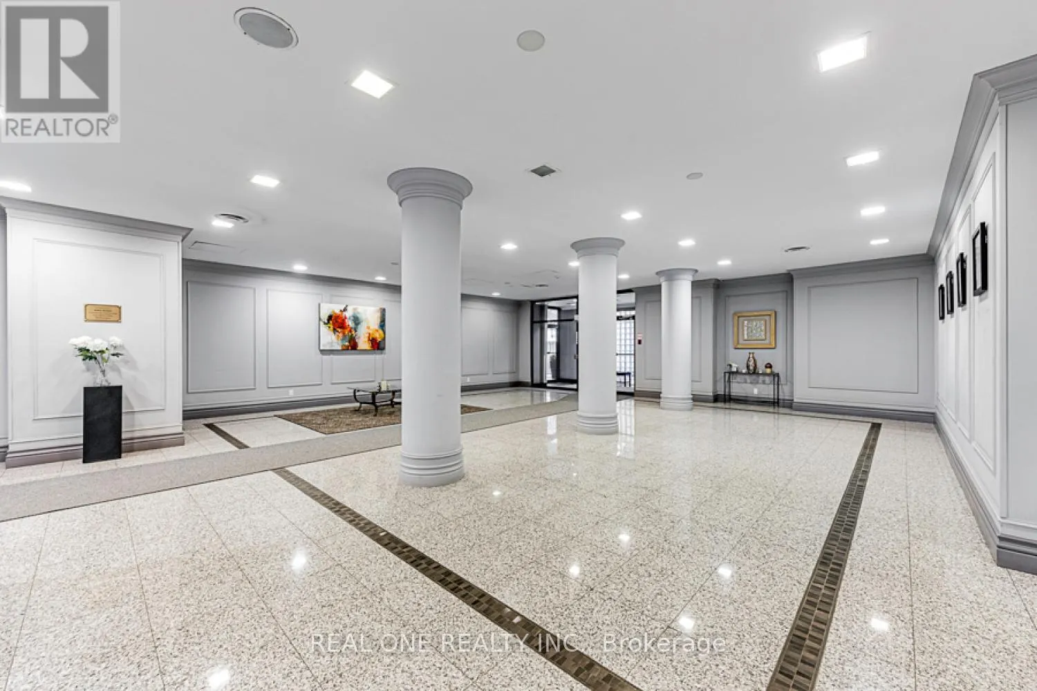 1015 - 7 BISHOP AVENUE