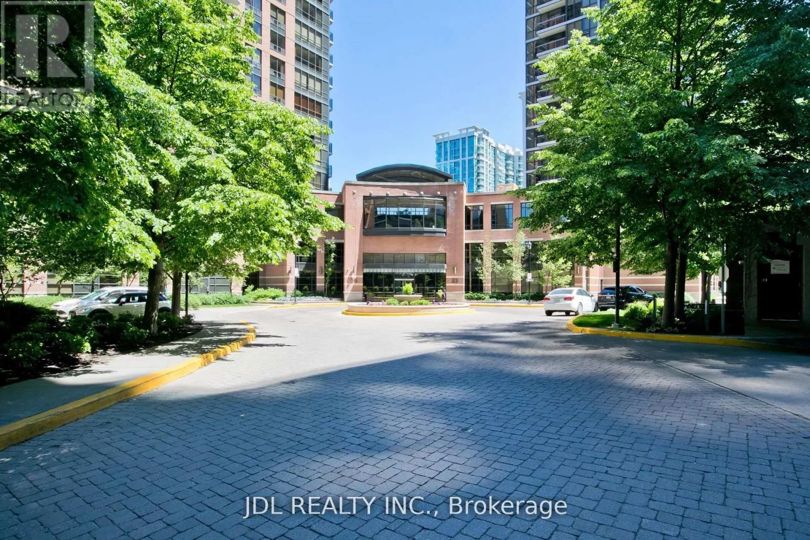 911 - 23 SHEPPARD AVENUE E