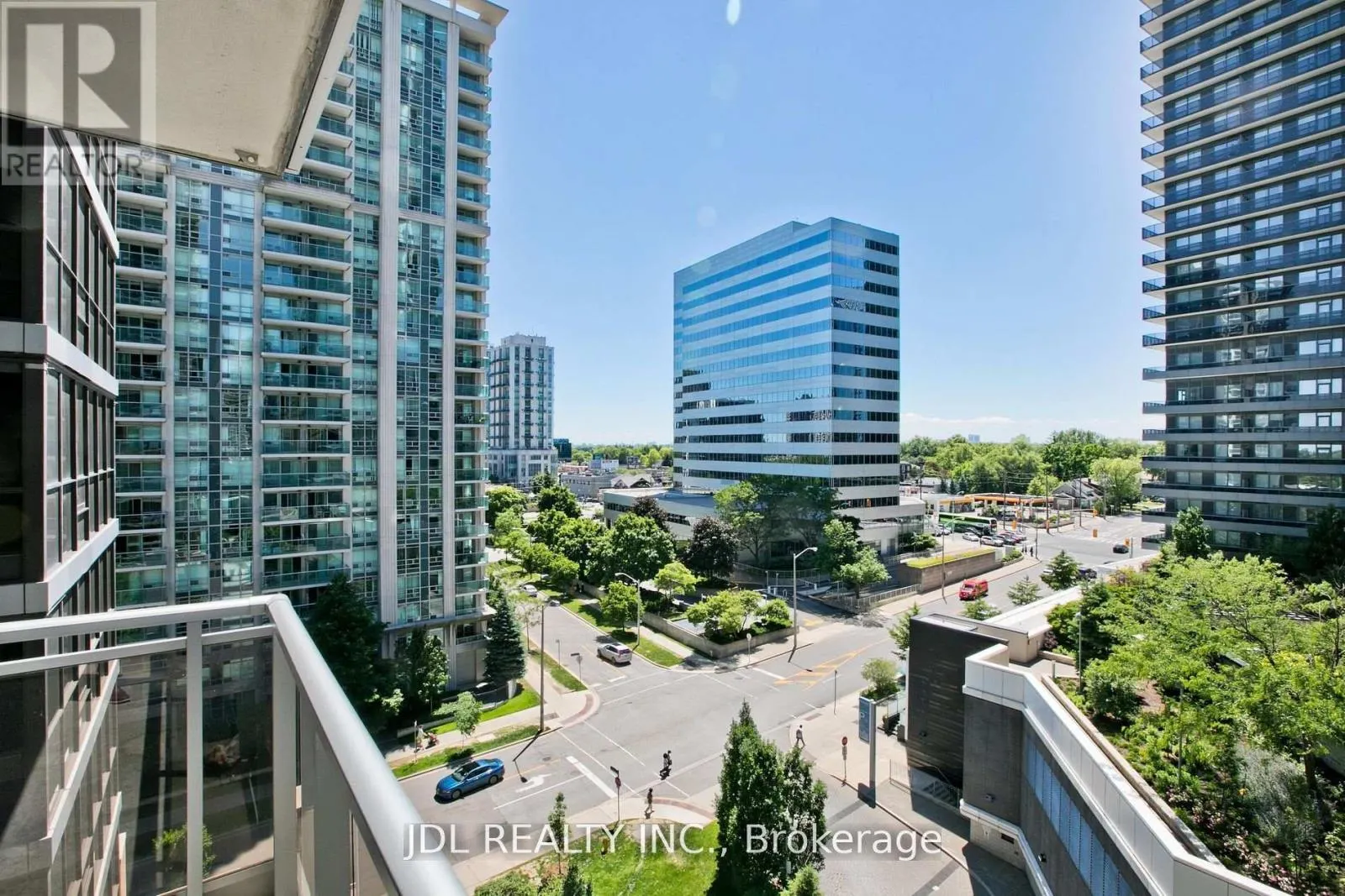 911 - 23 SHEPPARD AVENUE E