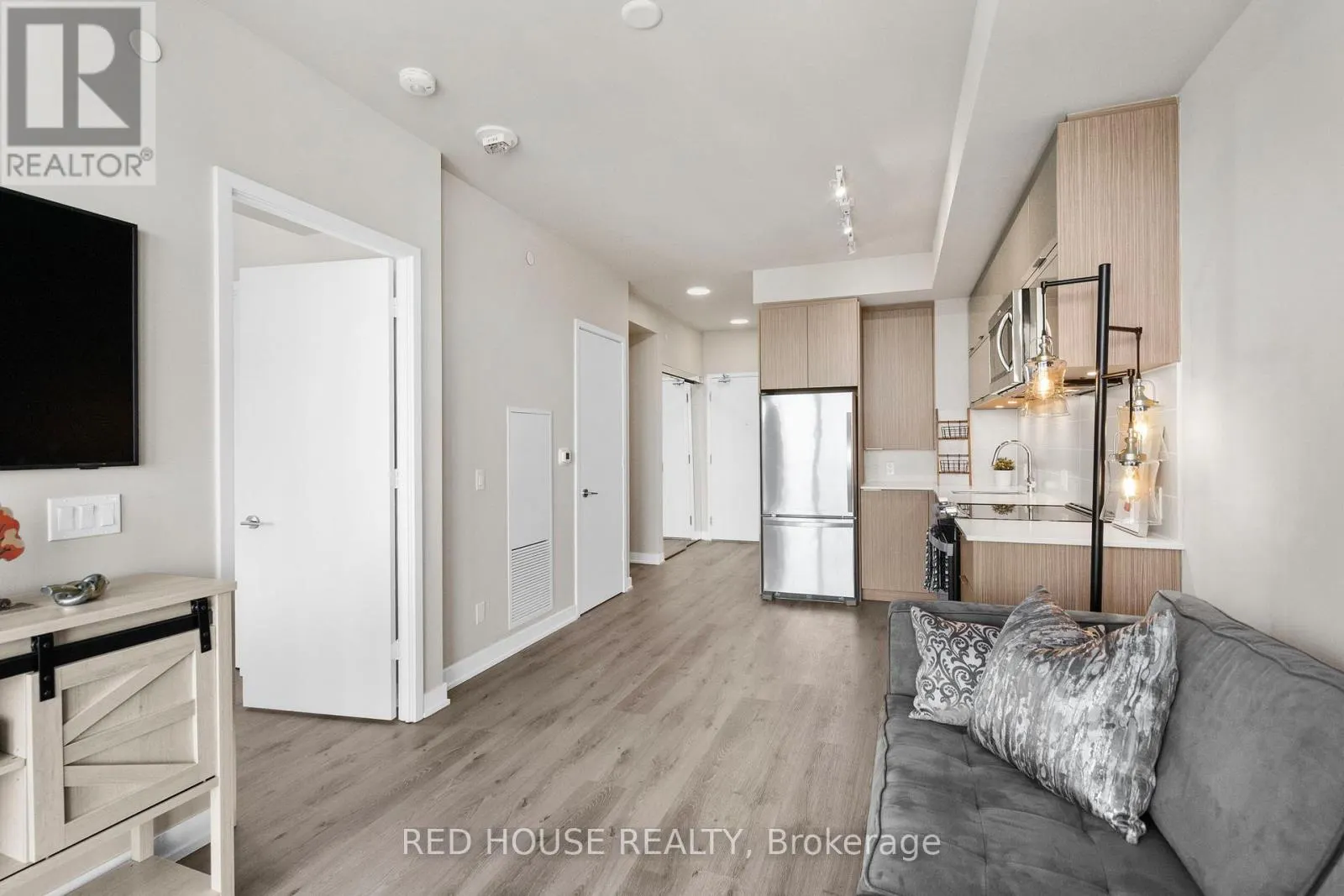 1705 - 10 DEERLICK COURT