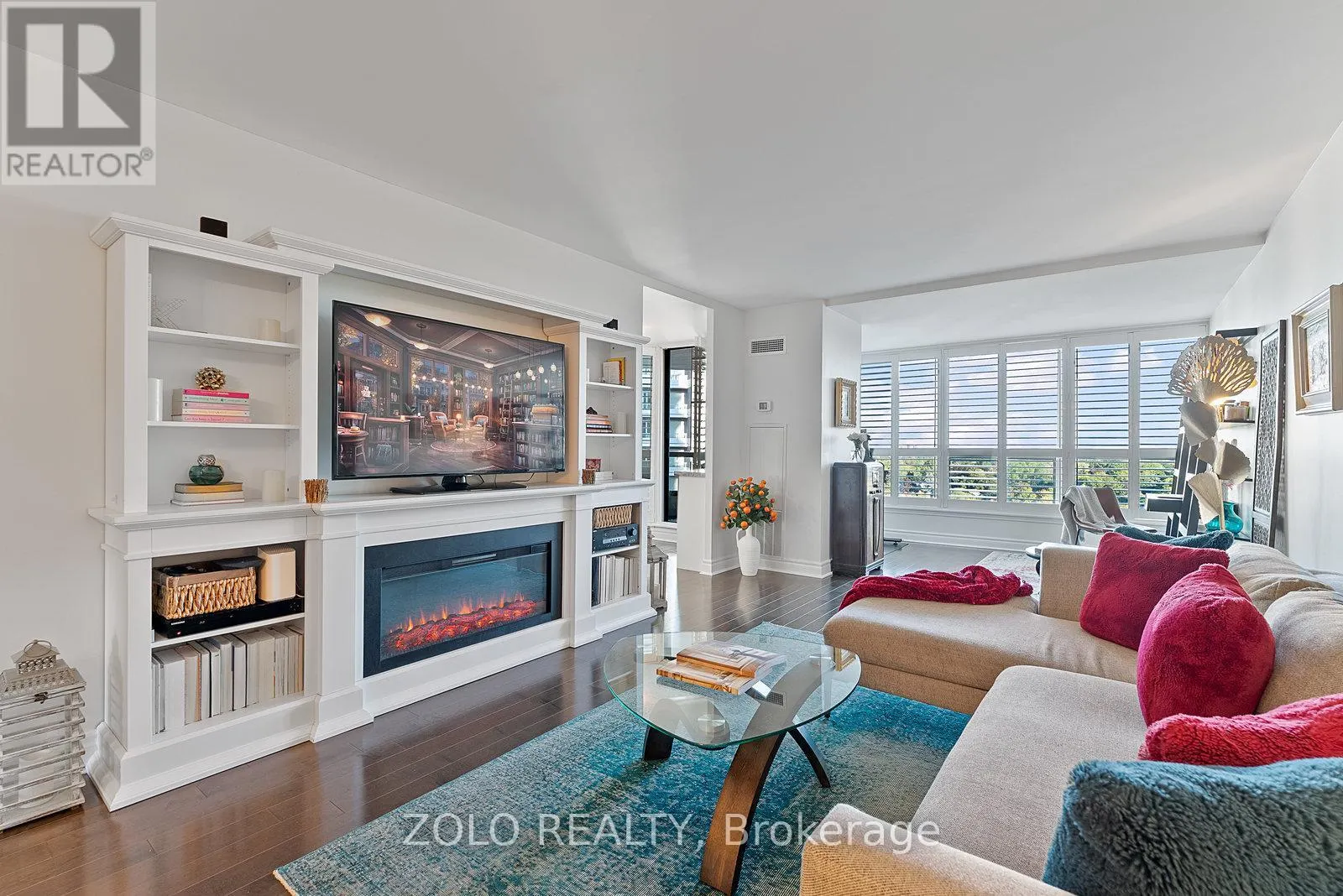 1701 - 30 HOLLY STREET