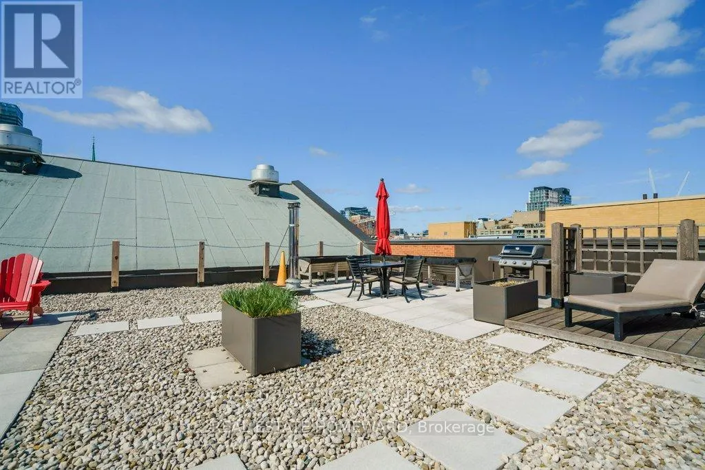 606 - 71 FRONT STREET E