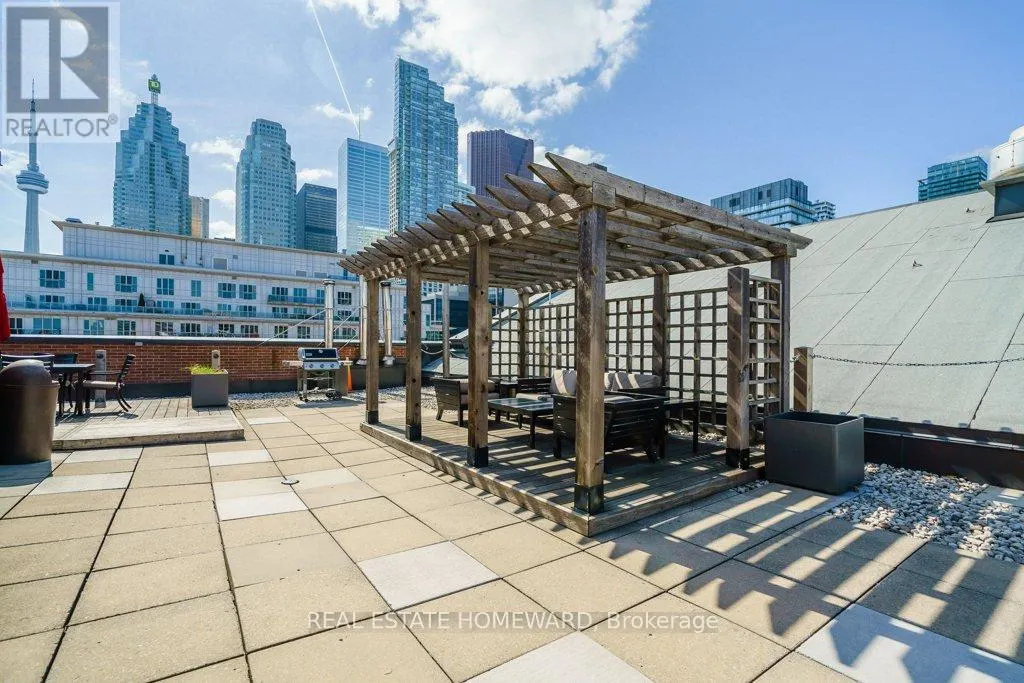606 - 71 FRONT STREET E