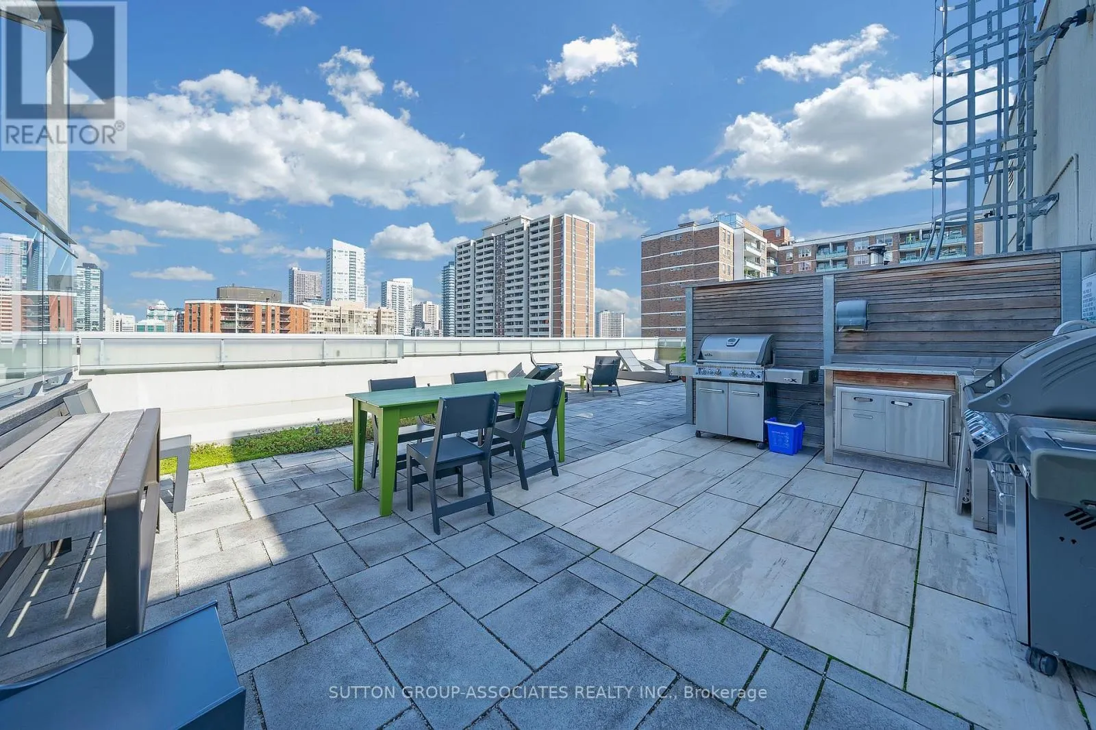 601 - 130 CARLTON STREET